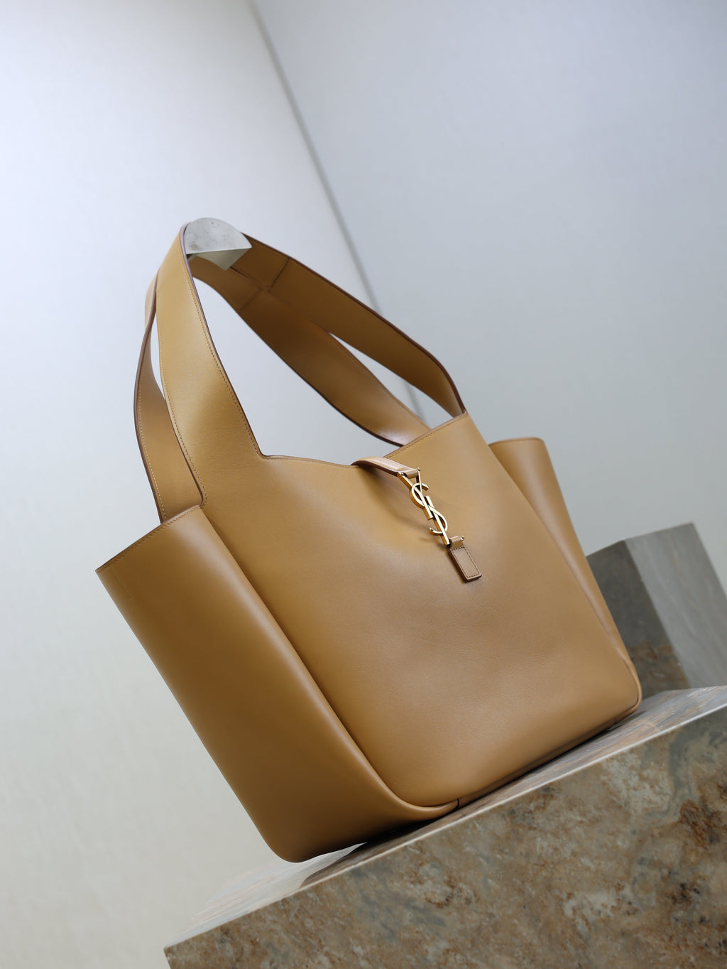 YSL 25S LE 5 À 7 BEA 50 IN DARK CARAMEL CALFSKIN GOLD HARDWRE