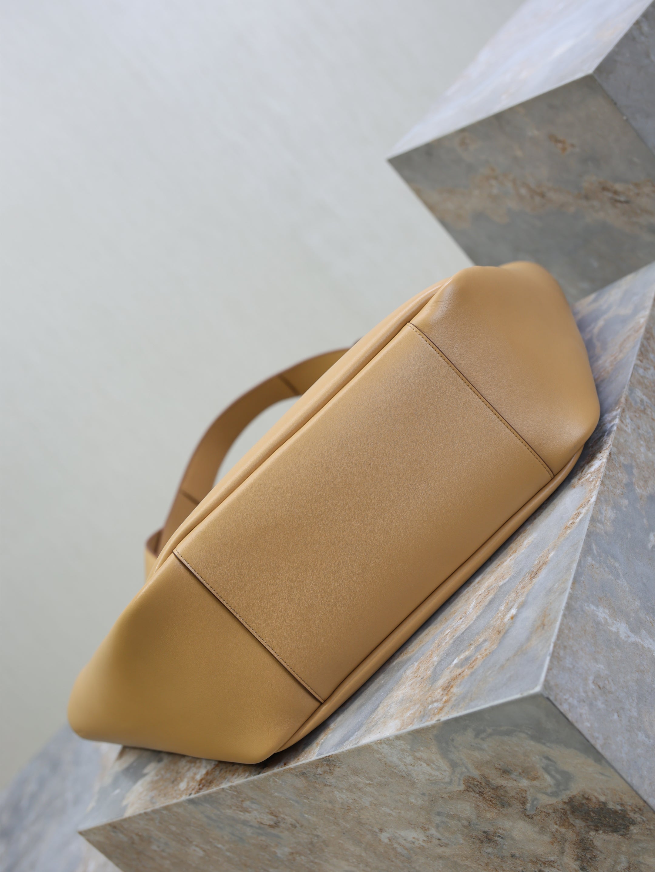 YSL 25S LE 5 À 7 BEA 50 IN DARK CARAMEL CALFSKIN GOLD HARDWRE