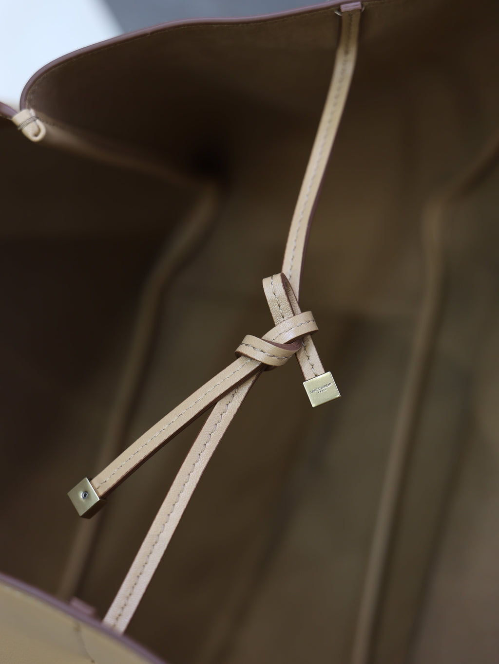 YSL 25S LE 5 À 7 BEA 50 IN DARK CARAMEL CALFSKIN GOLD HARDWRE