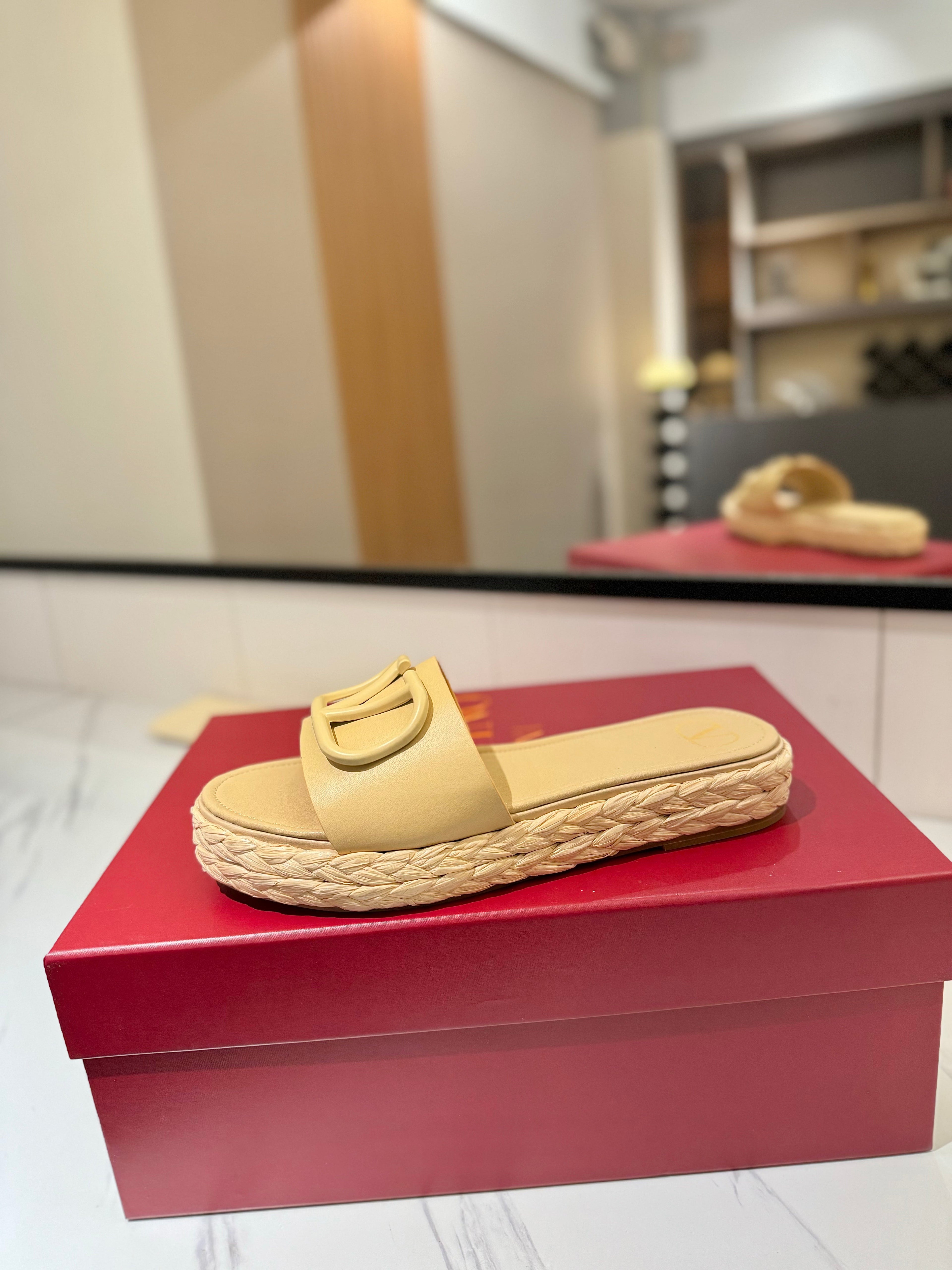 VLTN ESPADRILLE SLIDES 25S IN GOLDEN BEIGE LAMBSKIN STYLE 12