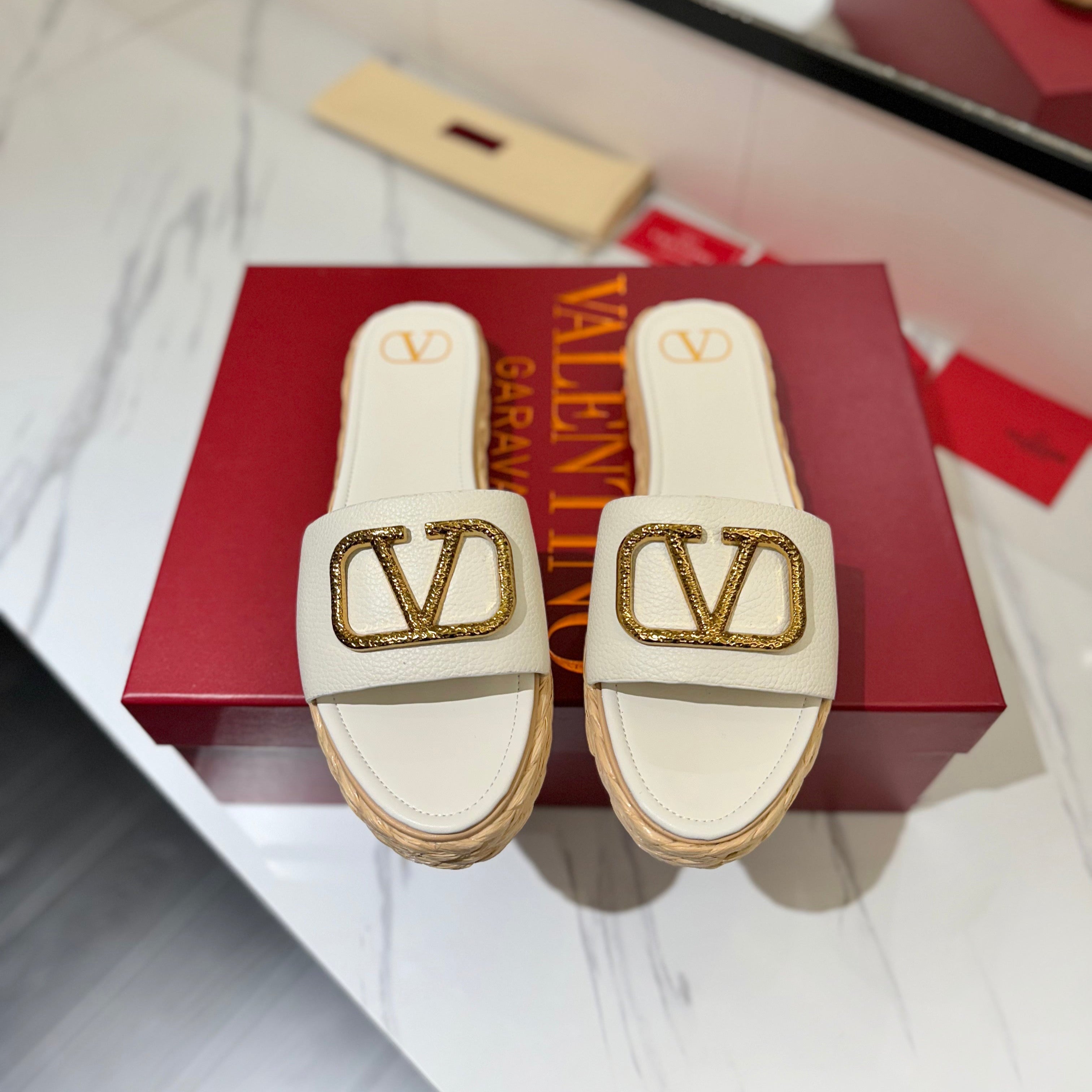 VLTN ESPADRILLE SLIDES 25S IN WHITE LAMBSKIN STYLE 3