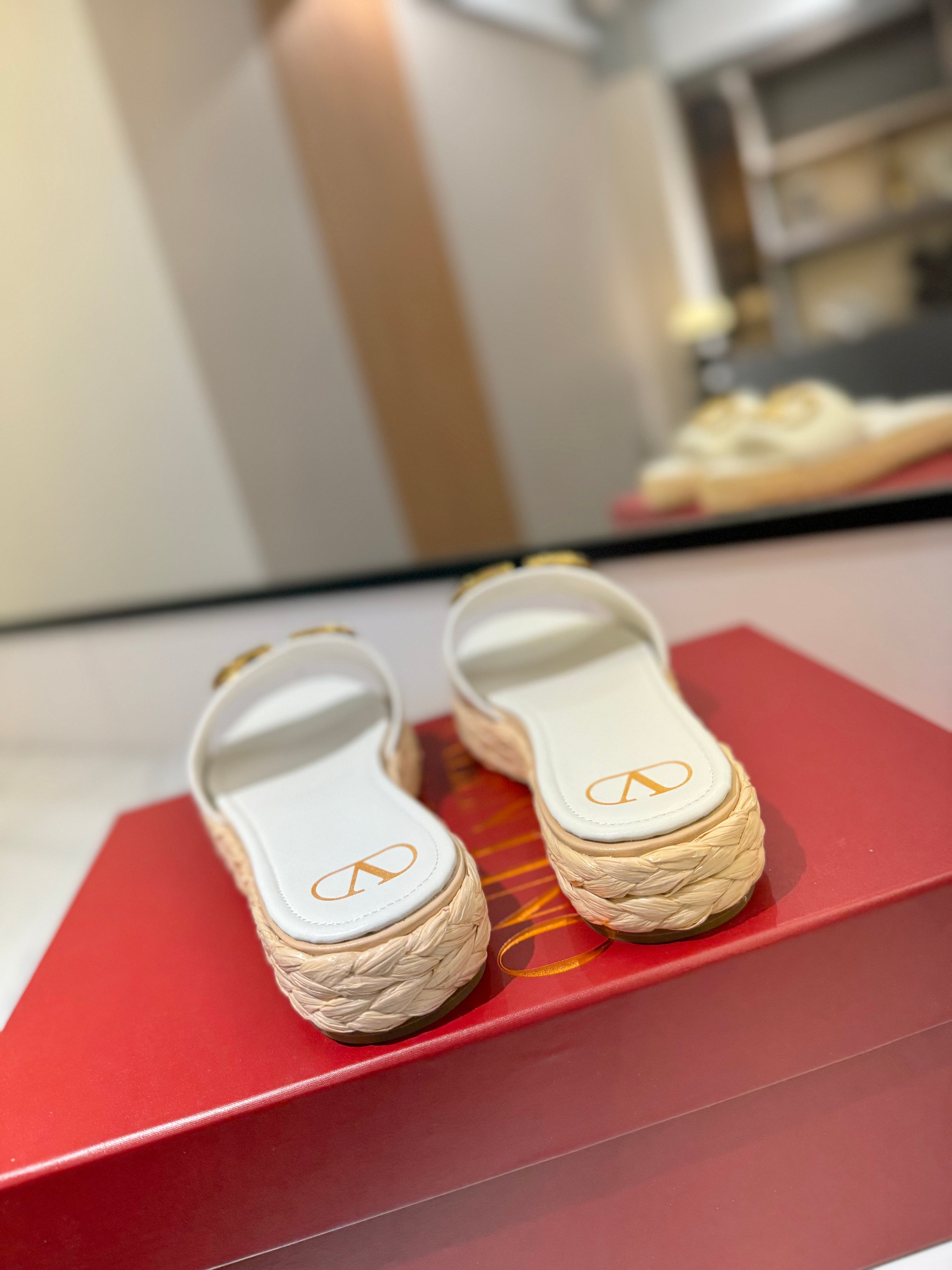 VLTN ESPADRILLE SLIDES 25S IN WHITE LAMBSKIN STYLE 3