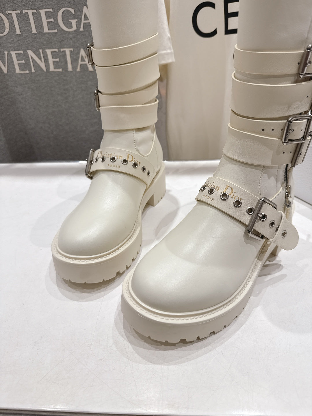 DIOR 25S BIKER BOOTS IN CREAM WHITE CALFSKIN WITH SILVER HARDWARE