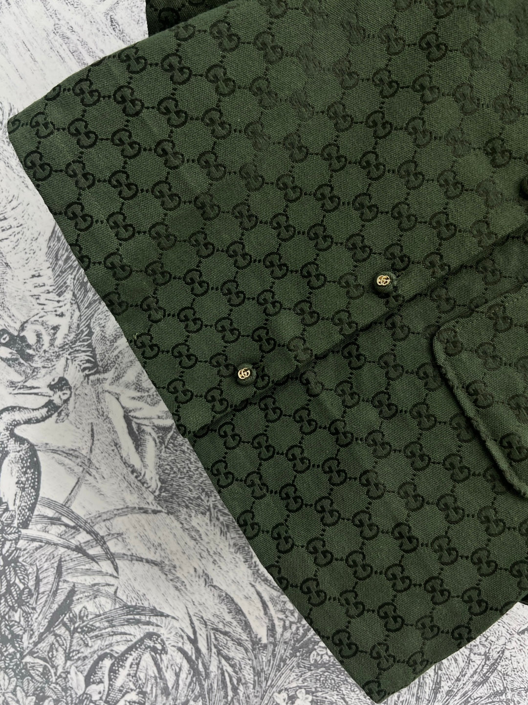 GUCCI SHORT-SLEEVE LAPEL SHIRT STYLE 100