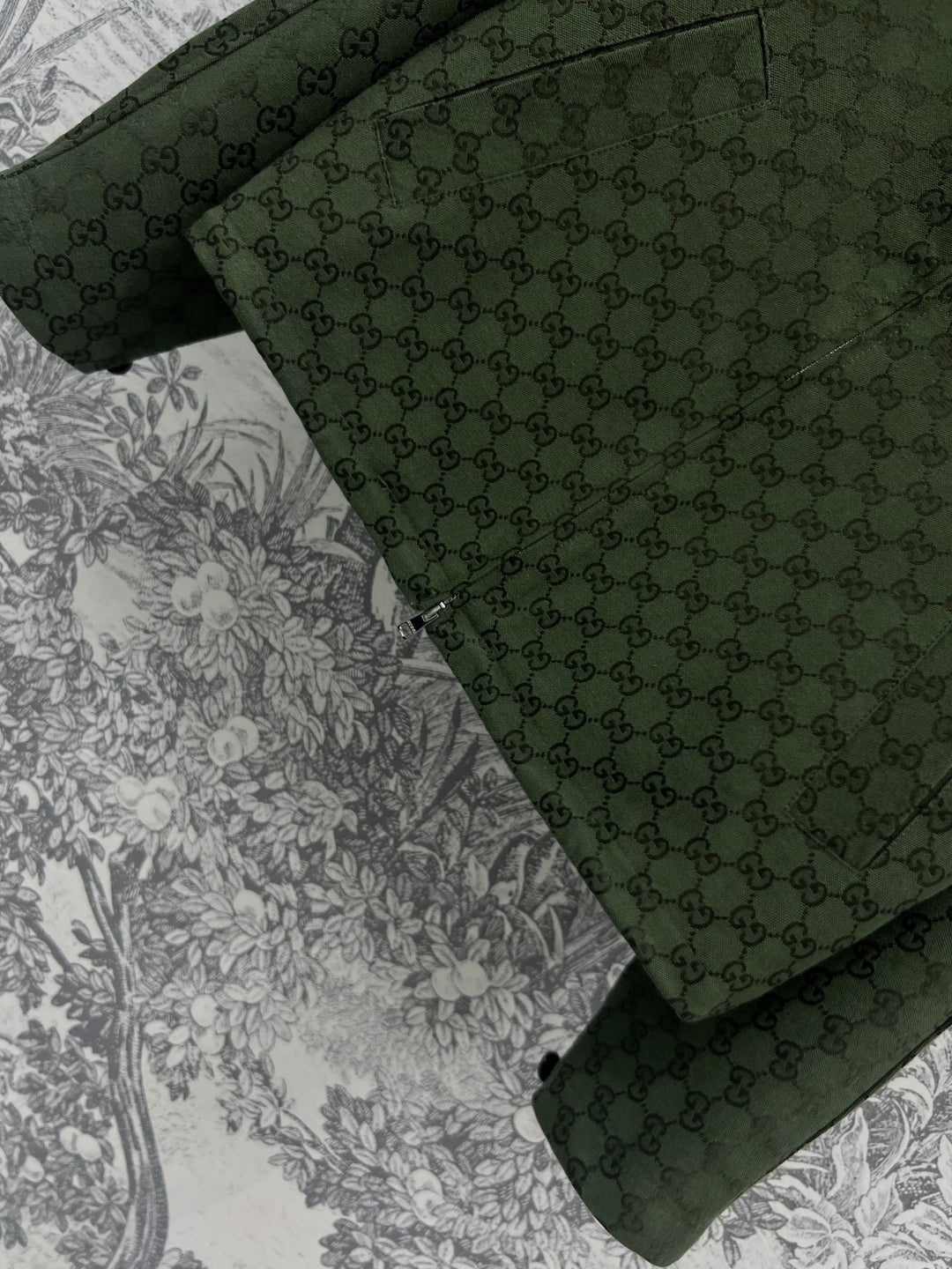 GUCCI CLASSIC LAPEL JACKET STYLE 97