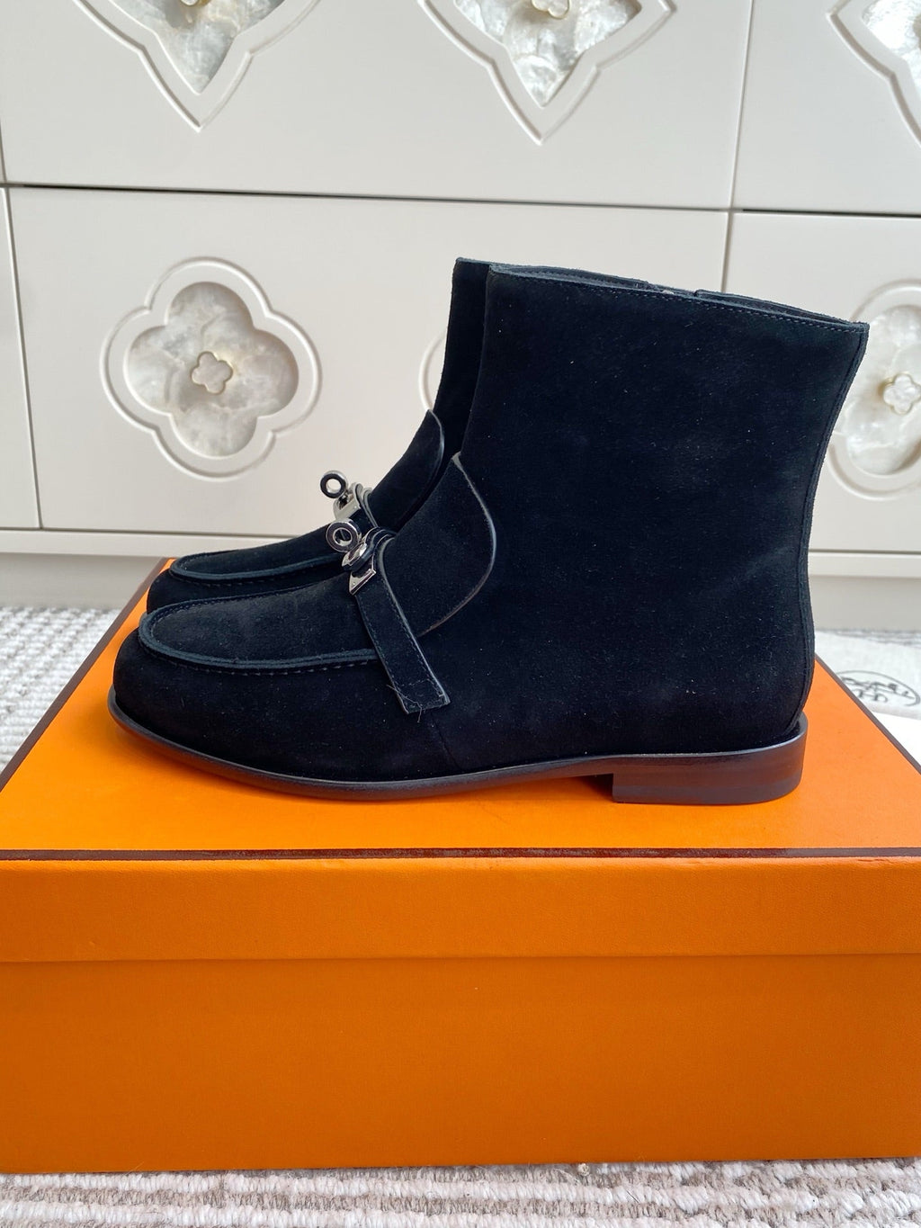 HM 25S KELSY ANKLE BOOT IN BLACK SUEDE WITH SILVER HARDWARE