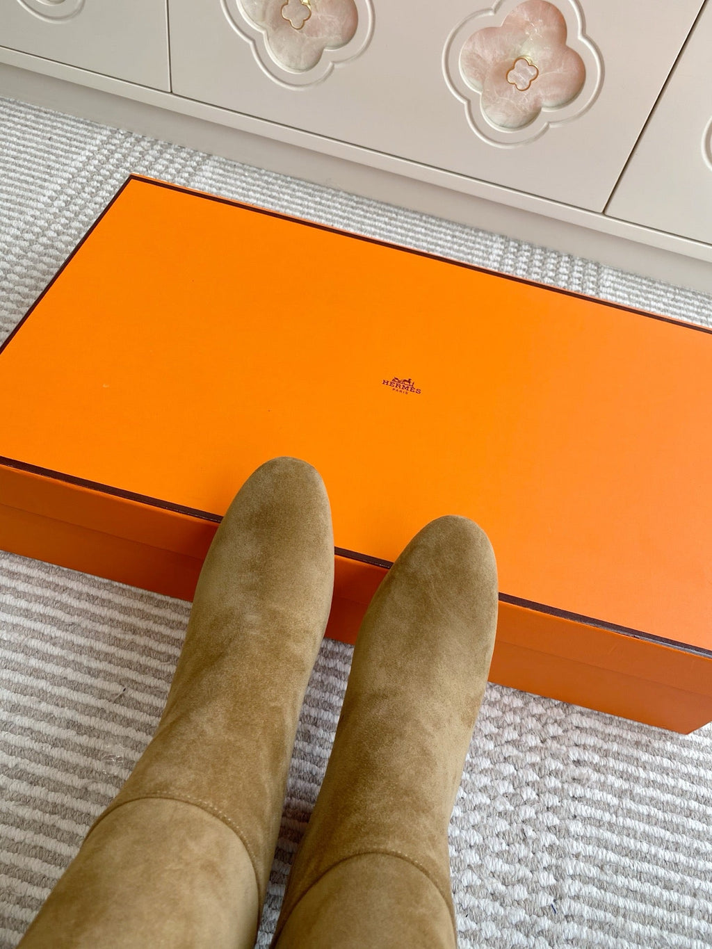 HM 25S TALL BOOTS 90 MM IN WARM BEIGE GOLD SUEDE