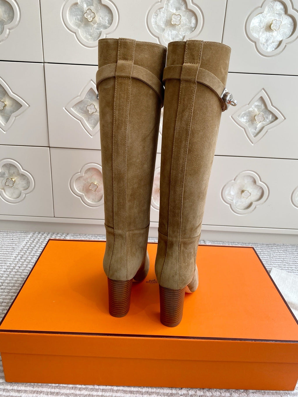 HM 25S TALL BOOTS 90 MM IN WARM BEIGE GOLD SUEDE