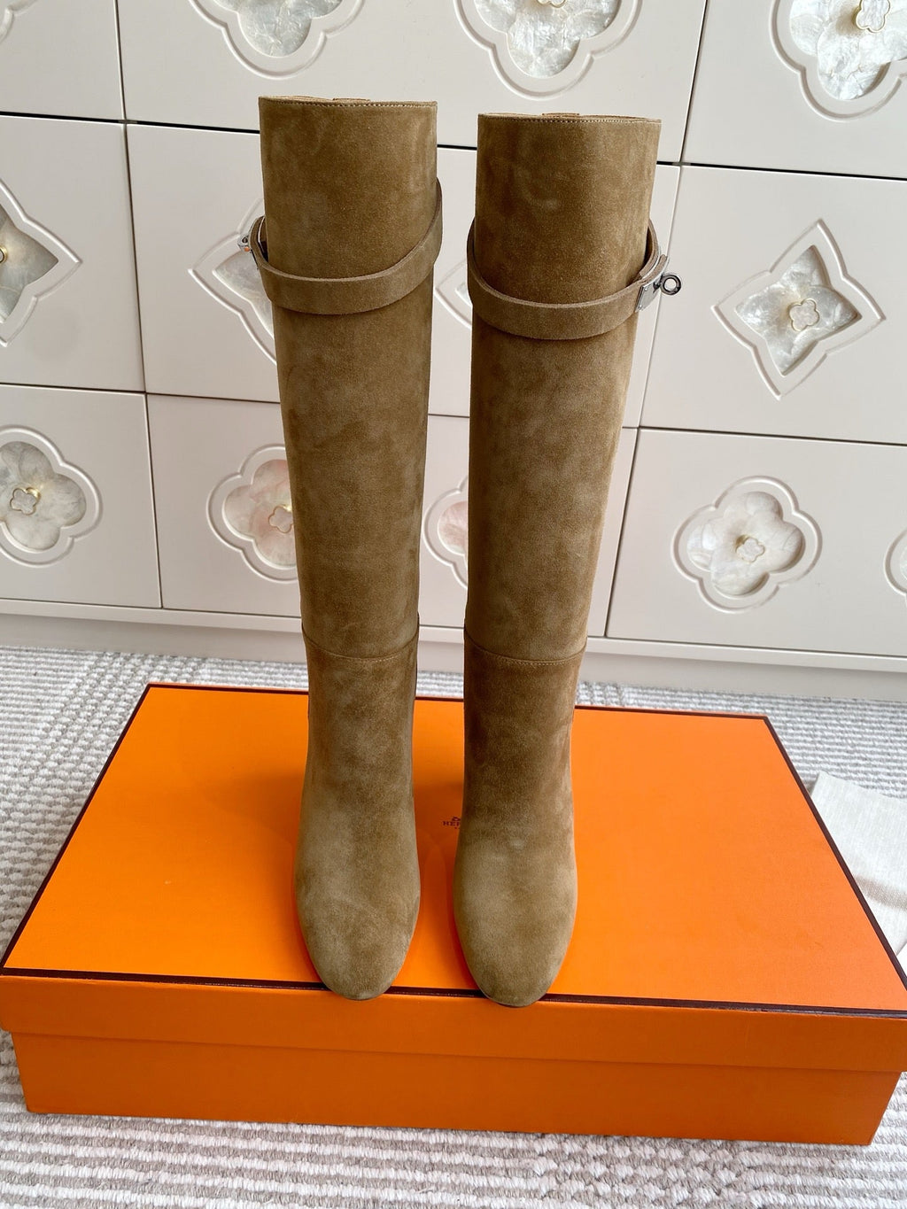 HM 25S TALL BOOTS 90 MM IN WARM BEIGE GOLD SUEDE