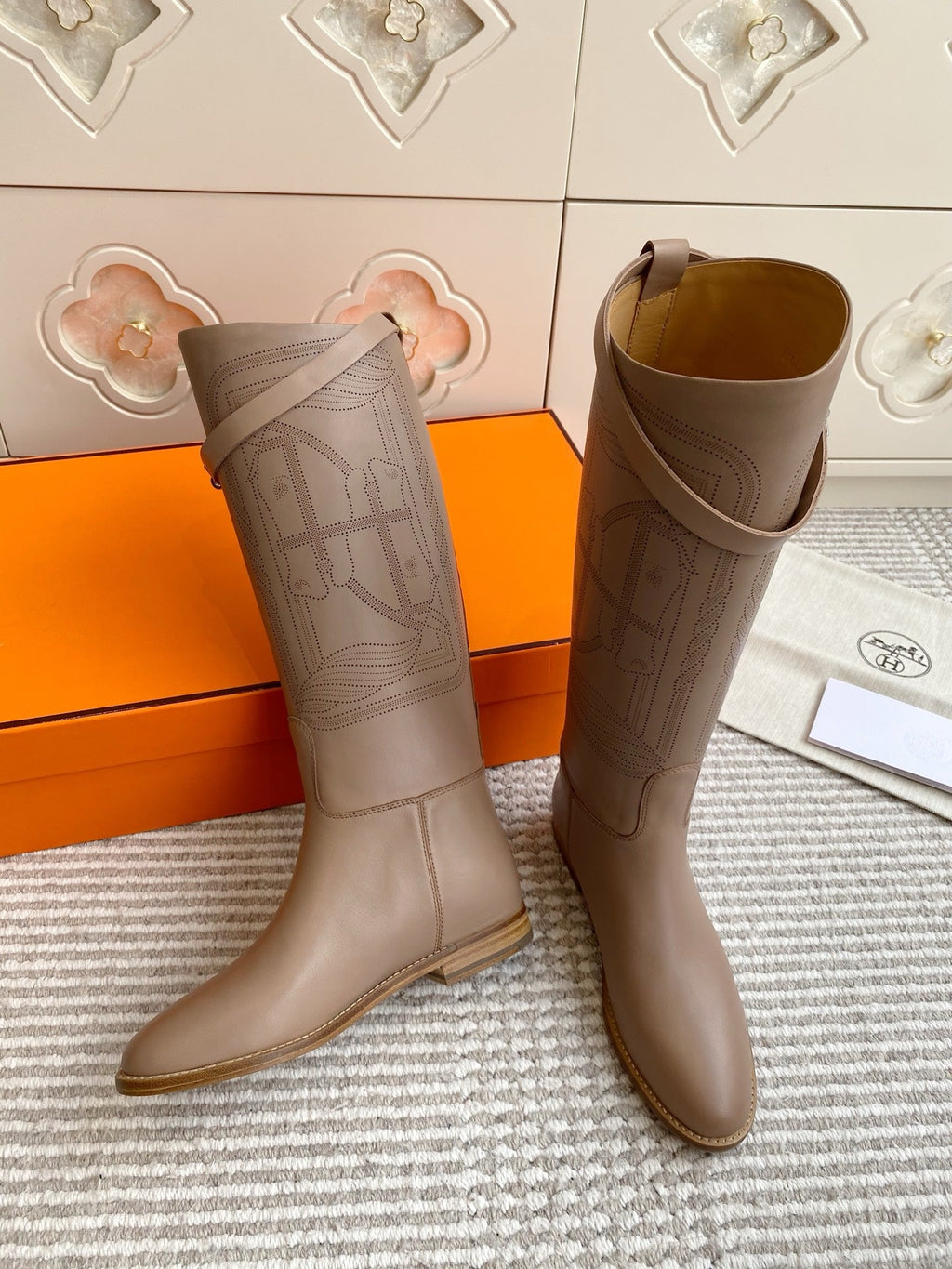 HM 25S JUMPING BOOTS IN LIGHT CARAMEL BROWN LAMBSKIN WITH SILVER HARDWARE