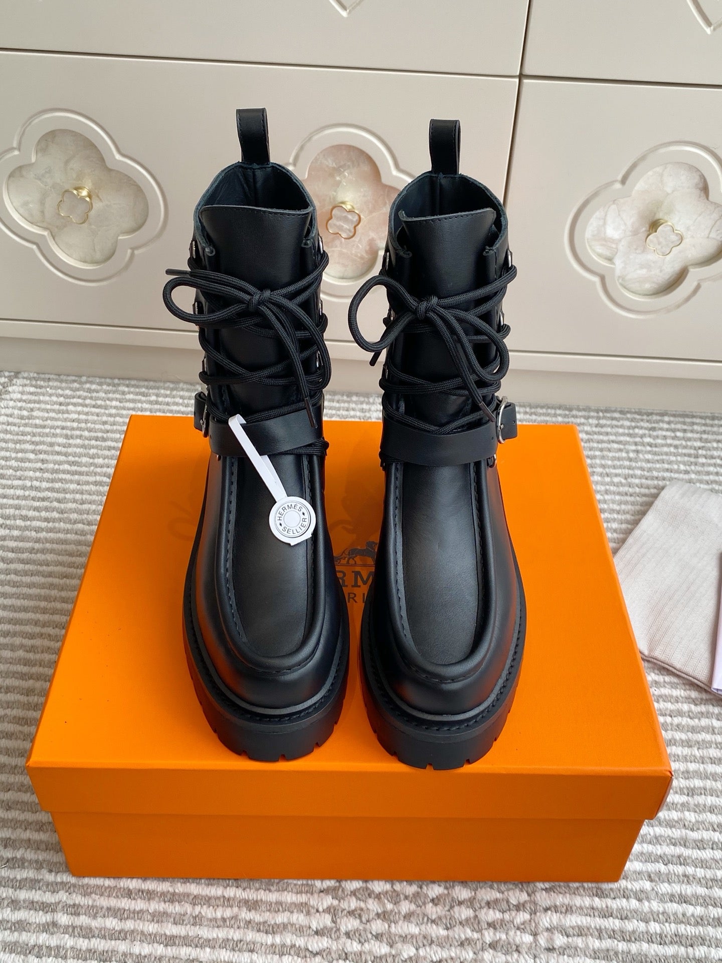 HM 25S ANKLE BOOTS IN BLACK LAMBSKIN