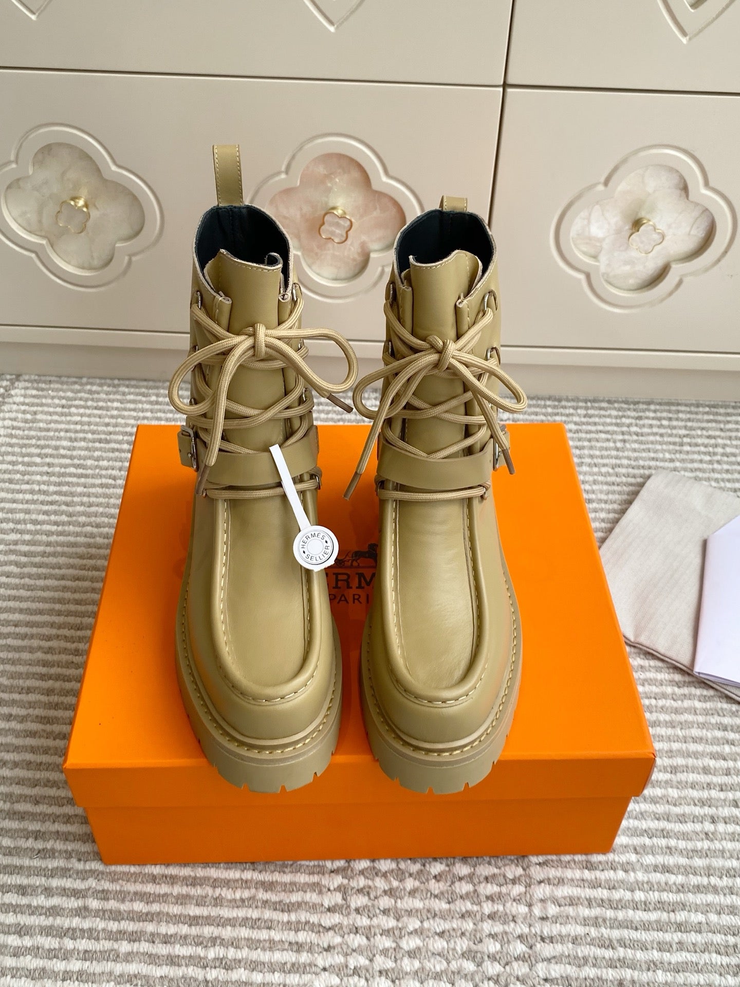 HM 25S ANKLE BOOTS IN WARM BEIGE GOLD LAMBSKIN