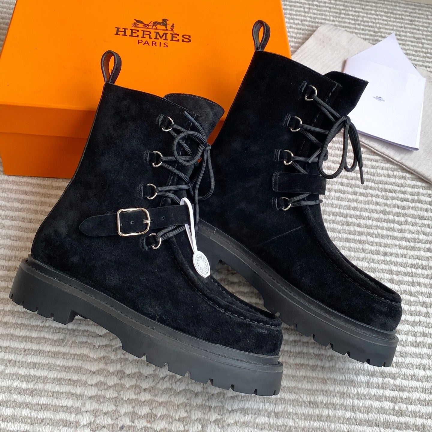 HM 25S ANKLE BOOTS IN BLACK SUEDE