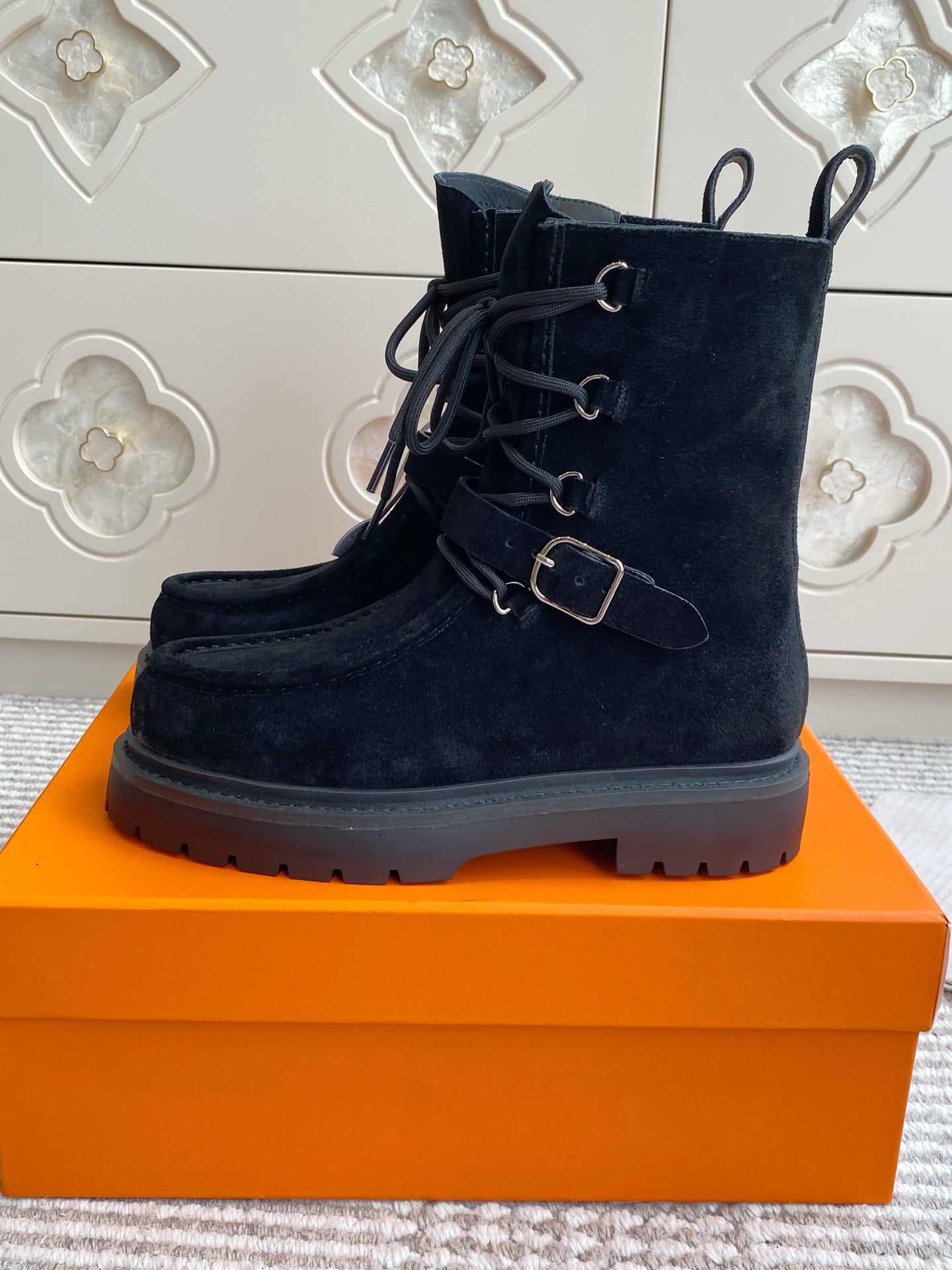 HM 25S ANKLE BOOTS IN BLACK SUEDE