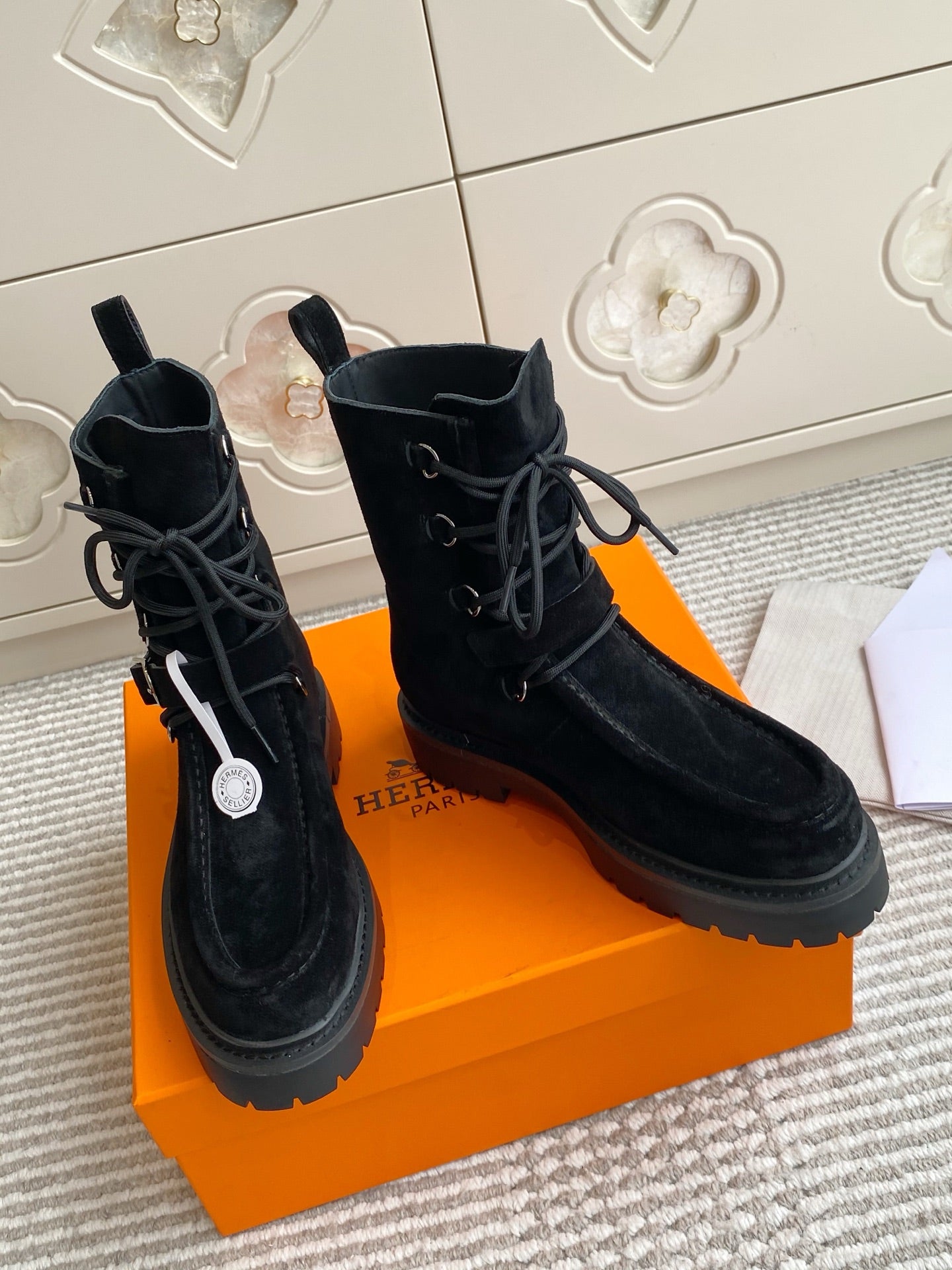 HM 25S ANKLE BOOTS IN BLACK SUEDE