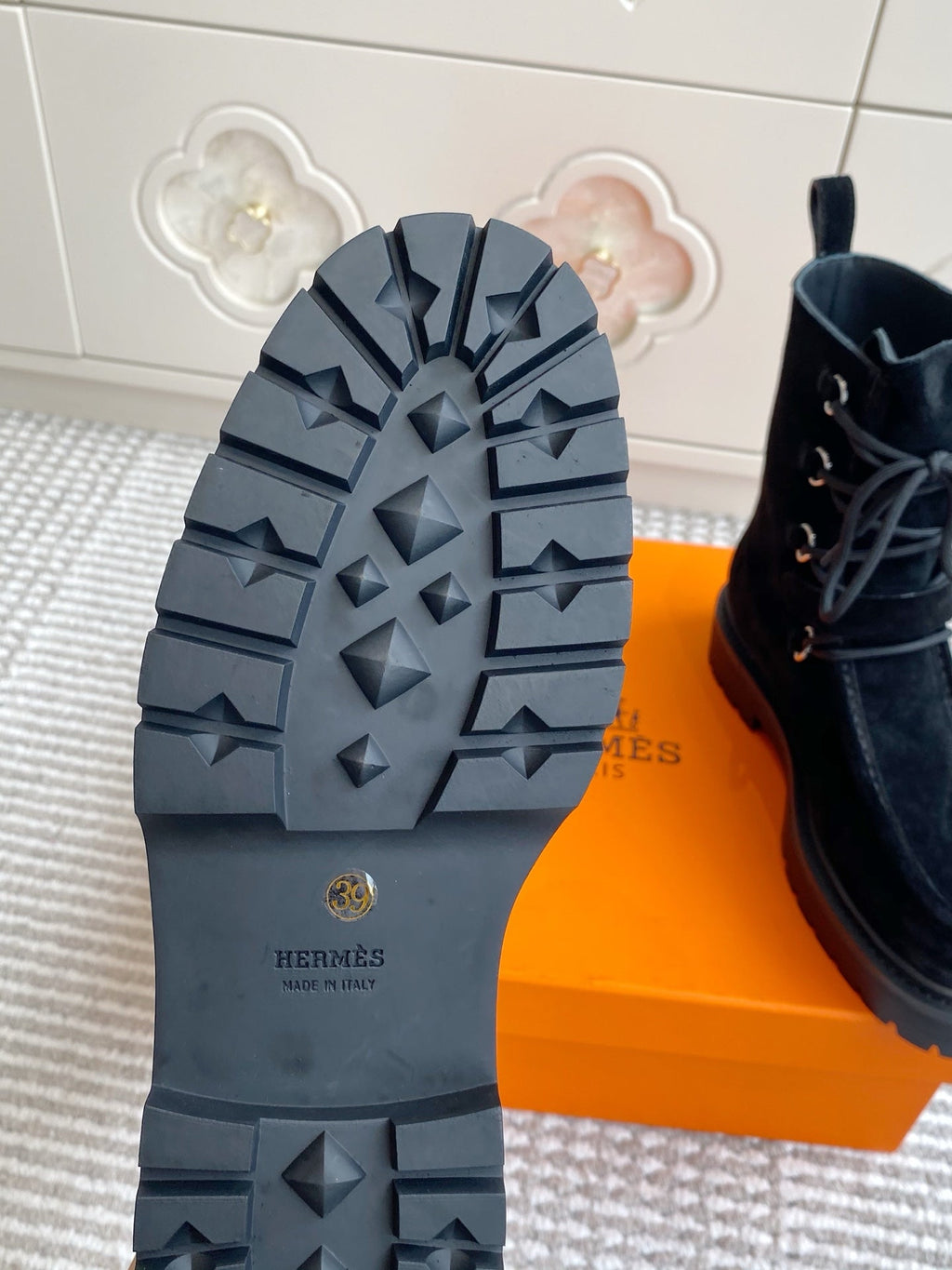 HM 25S ANKLE BOOTS IN BLACK SUEDE