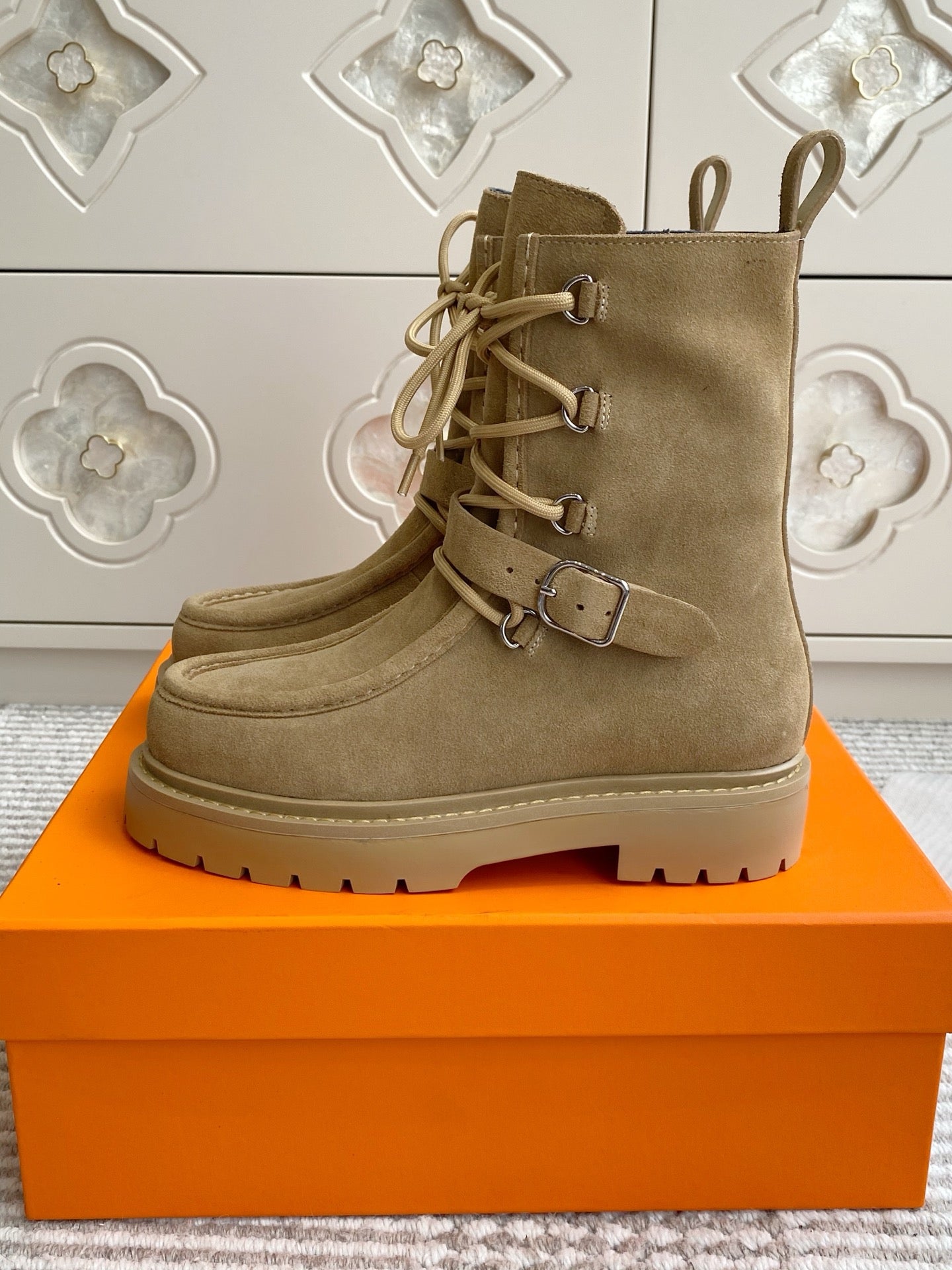 HM 25S ANKLE BOOTS IN WARM BEIGE GOLD SUEDE