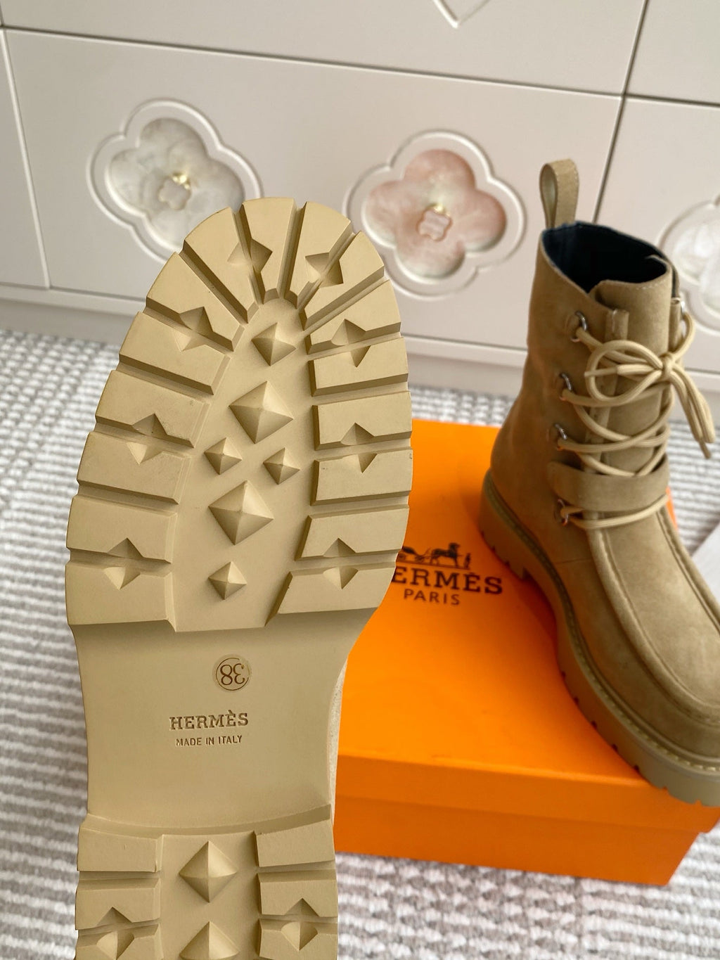 HM 25S ANKLE BOOTS IN WARM BEIGE GOLD SUEDE