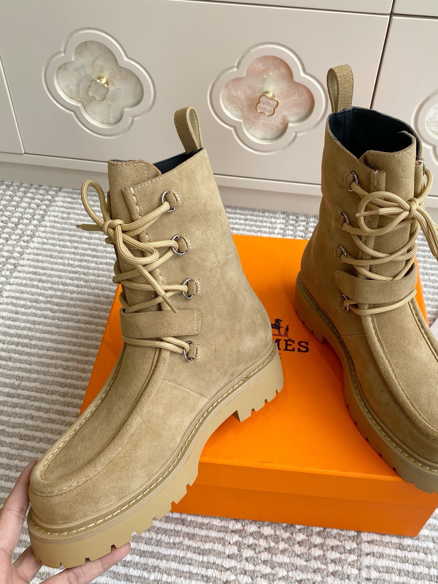 HM 25S ANKLE BOOTS IN WARM BEIGE GOLD SUEDE