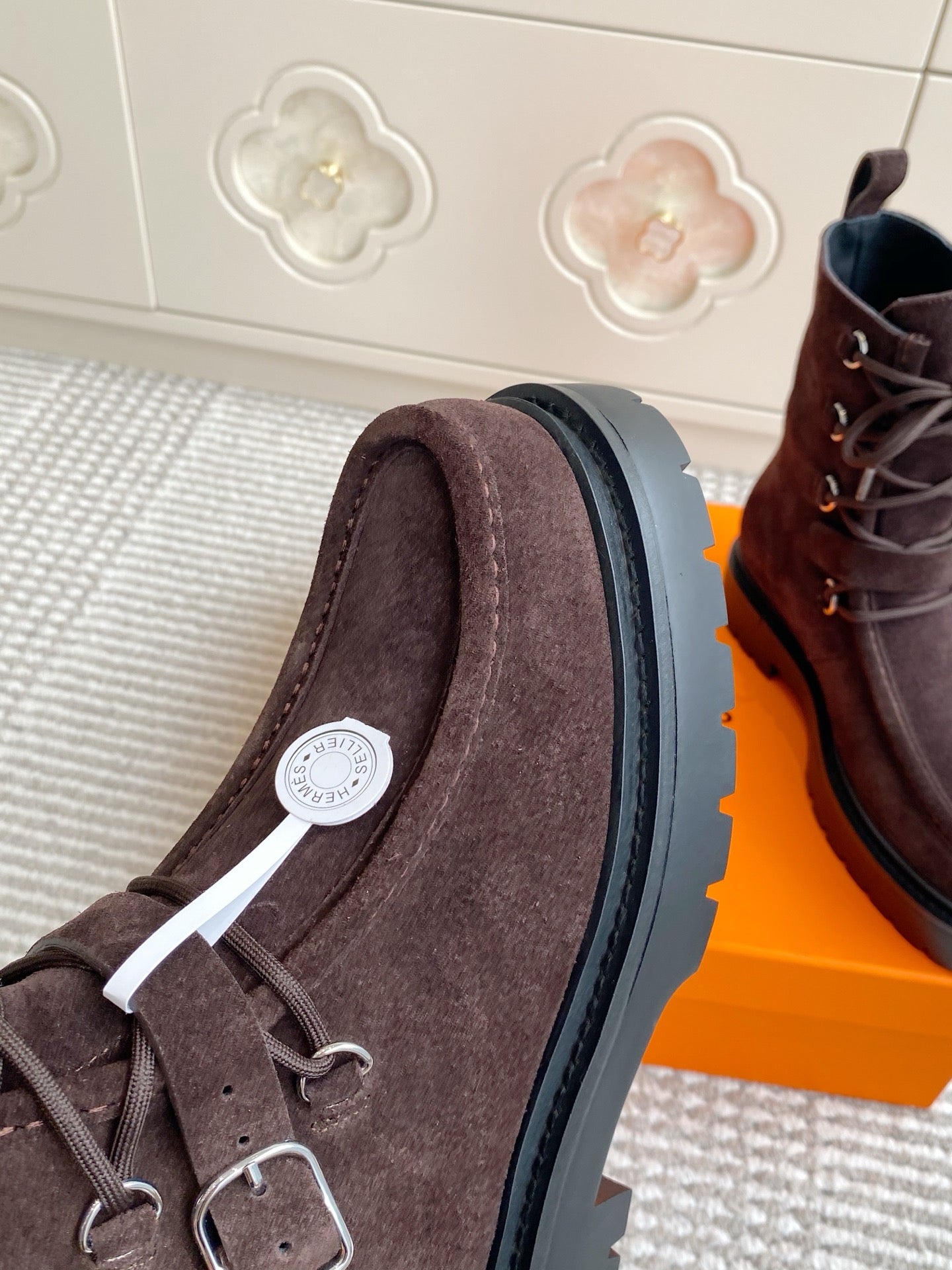 HM 25S ANKLE BOOTS IN DARK BROWN SUEDE