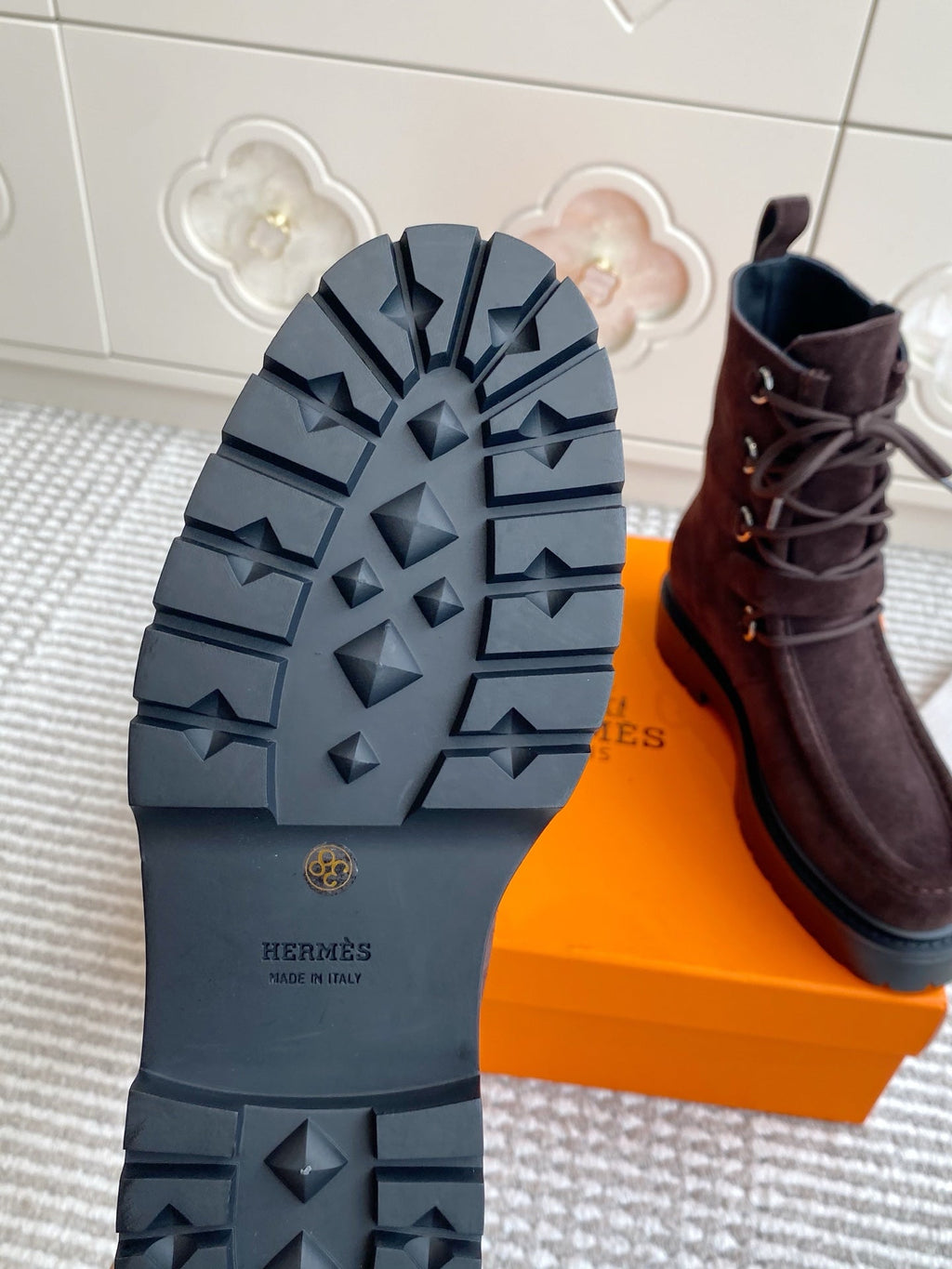 HM 25S ANKLE BOOTS IN DARK BROWN SUEDE