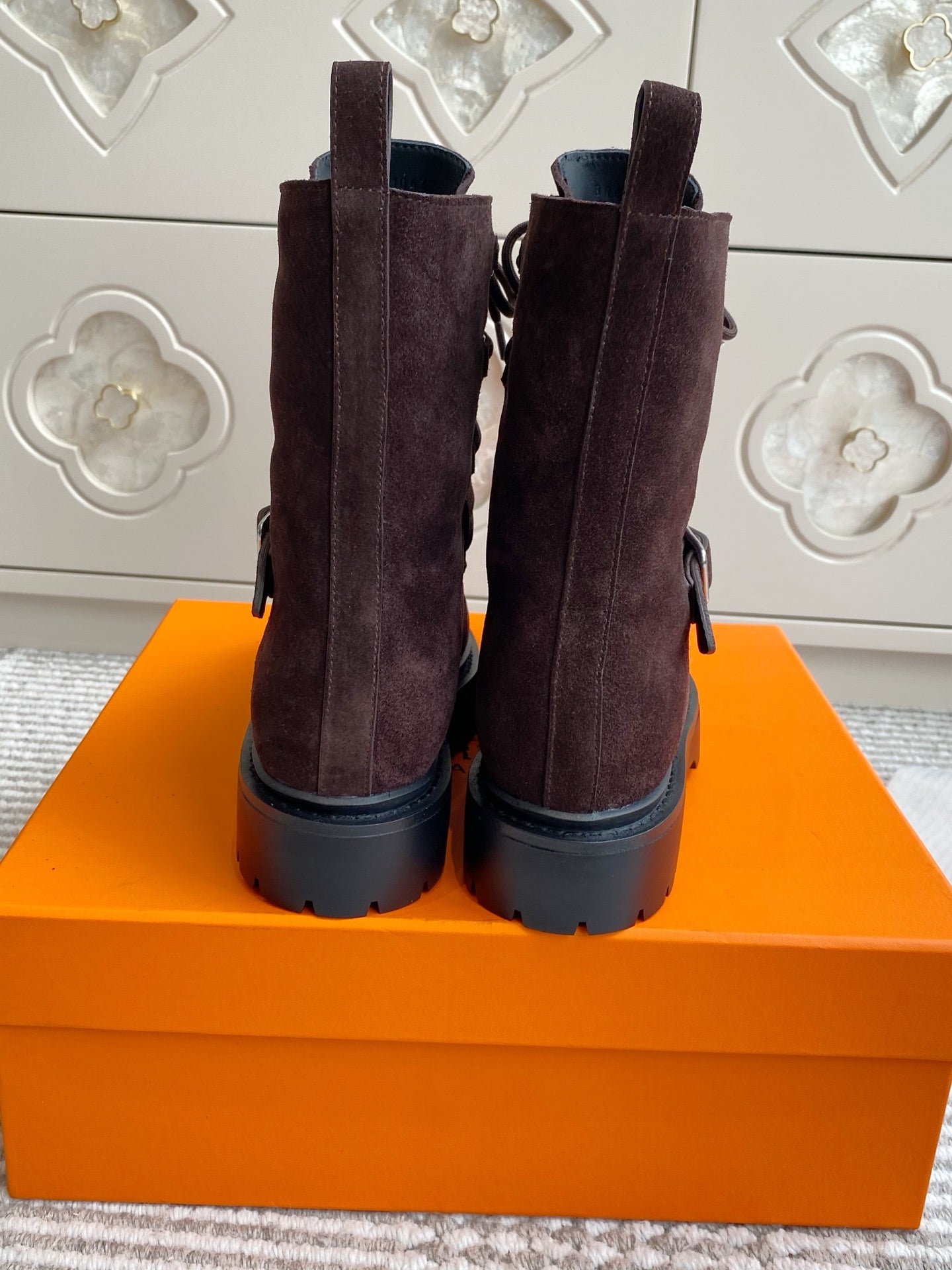 HM 25S ANKLE BOOTS IN DARK BROWN SUEDE
