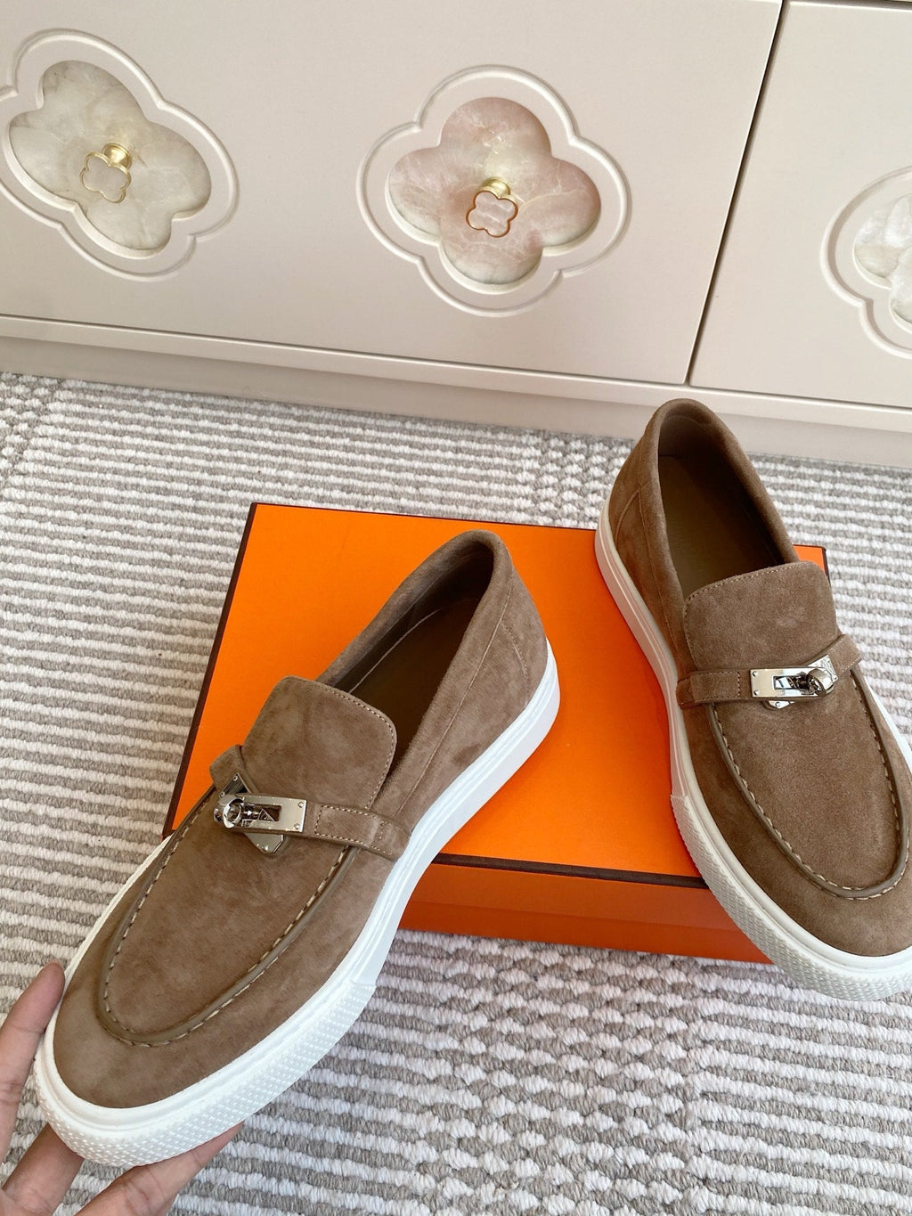 HM 25S SLIP-ON IN BROWN SUEDE WITH SILVER HARDWARE