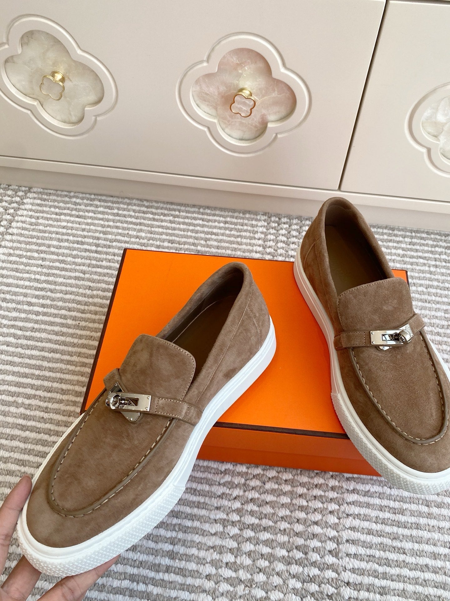 HM 25S SLIP-ON IN BROWN SUEDE WITH SILVER HARDWARE