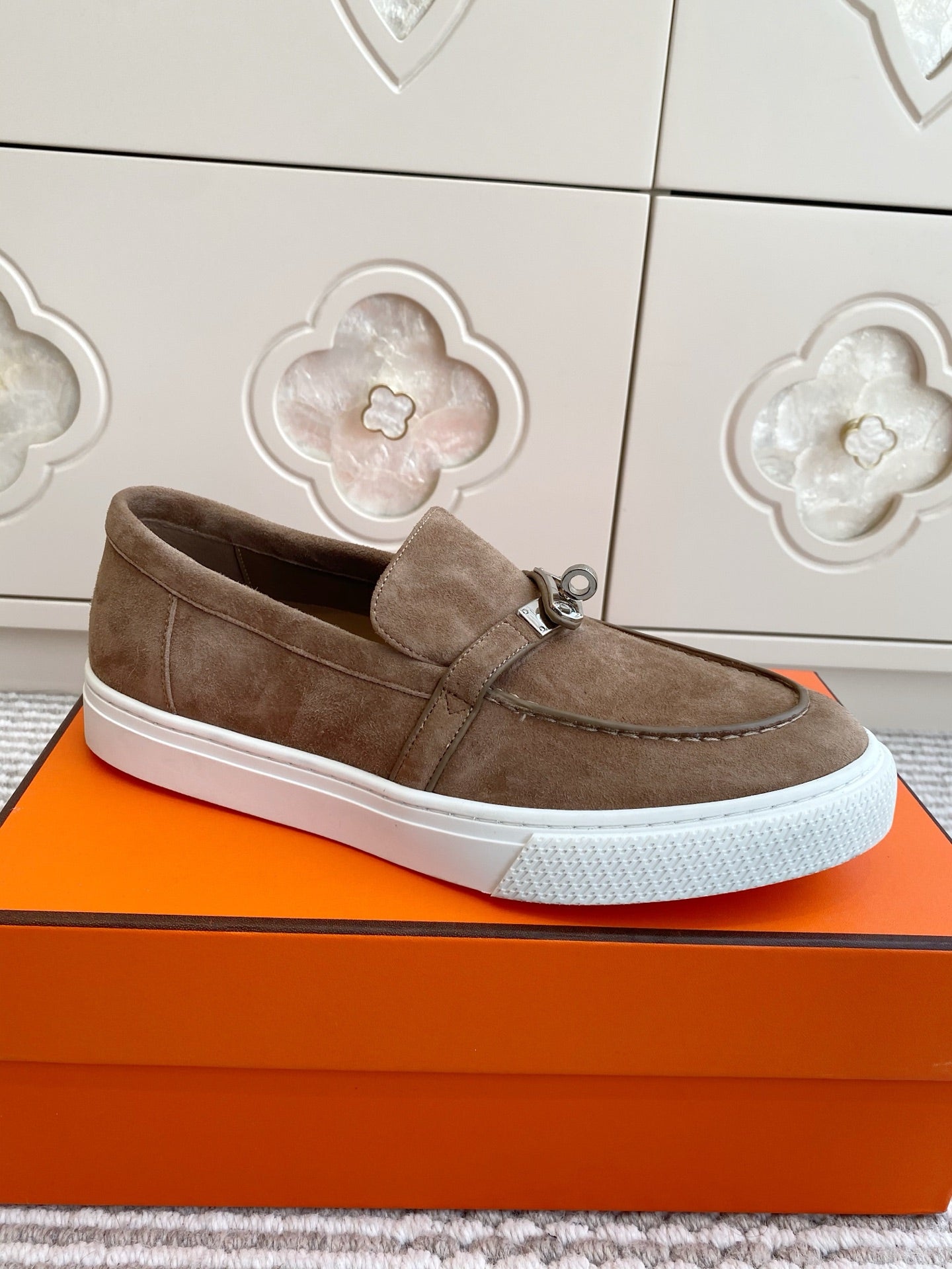 HM 25S SLIP-ON IN BROWN SUEDE WITH SILVER HARDWARE