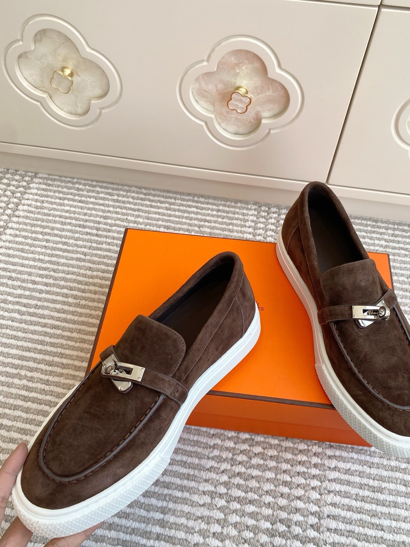 HM 25S SLIP-ON IN DARK BROWN SUEDE WITH SILVER HARDWARE