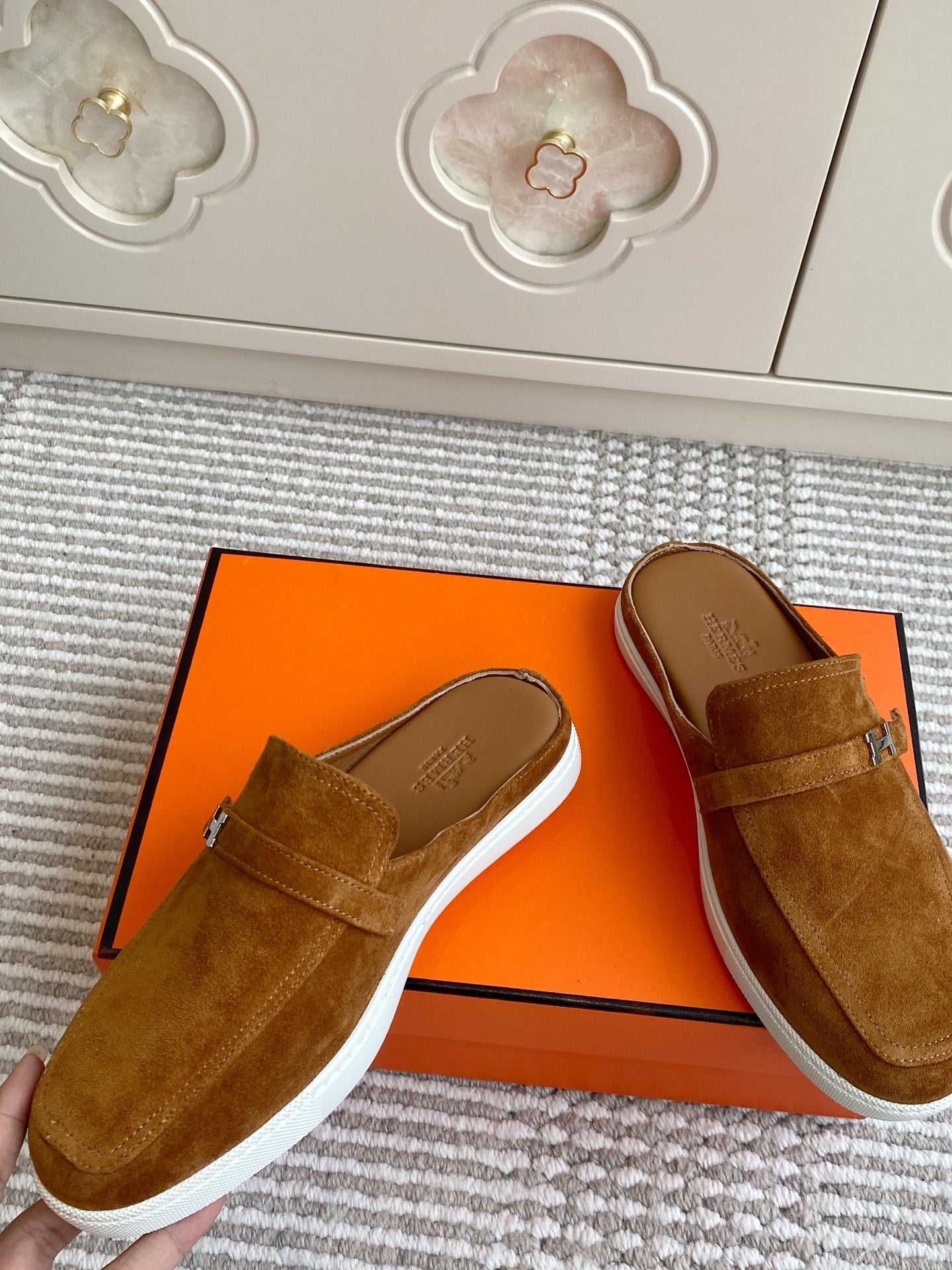 HM 25S MULES IN BROWN SUEDE WITH SILVER HARDWARE