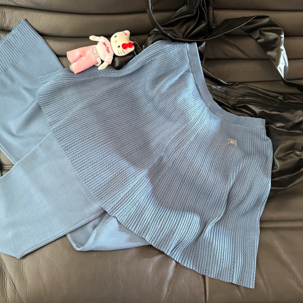 CHANEL 25S HYBRID SKIRT–PANTS 599