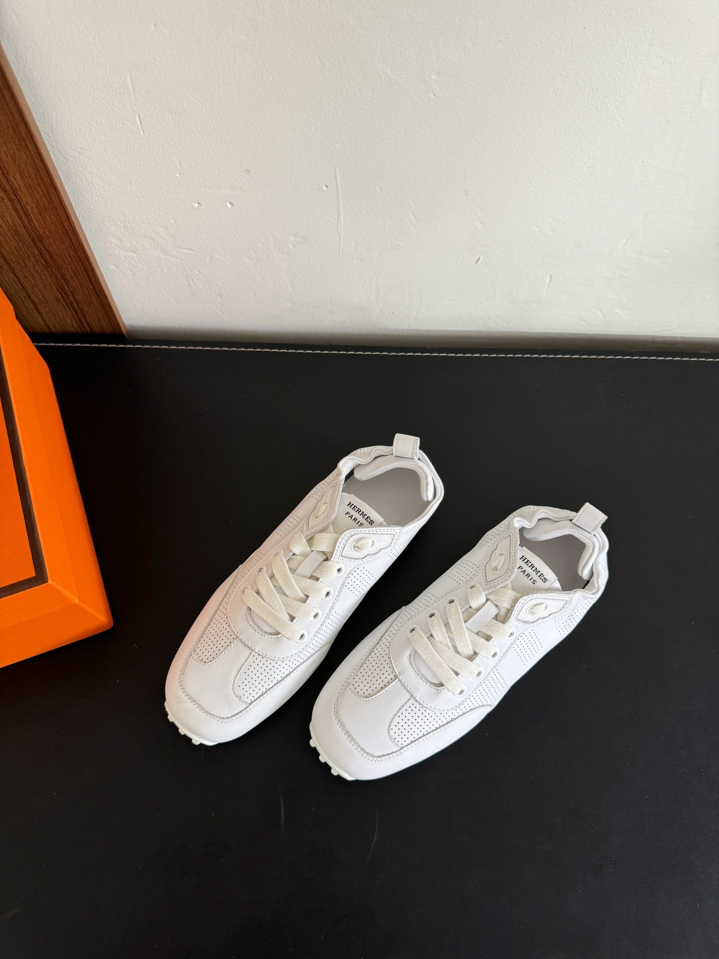 SKATEBOARD SHOES WHITE CALFSKIN