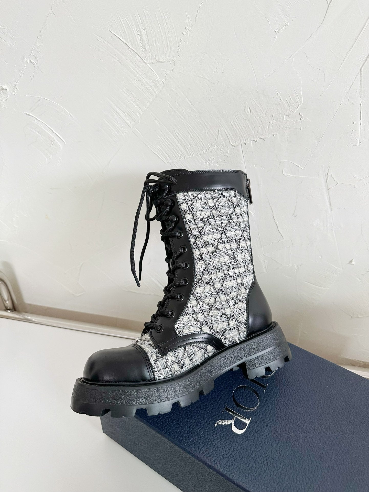 D-UNIT ANKLE BOOT BLACK CALFSKIN WITH WHITE AND BLACK CANNAGE TWEED