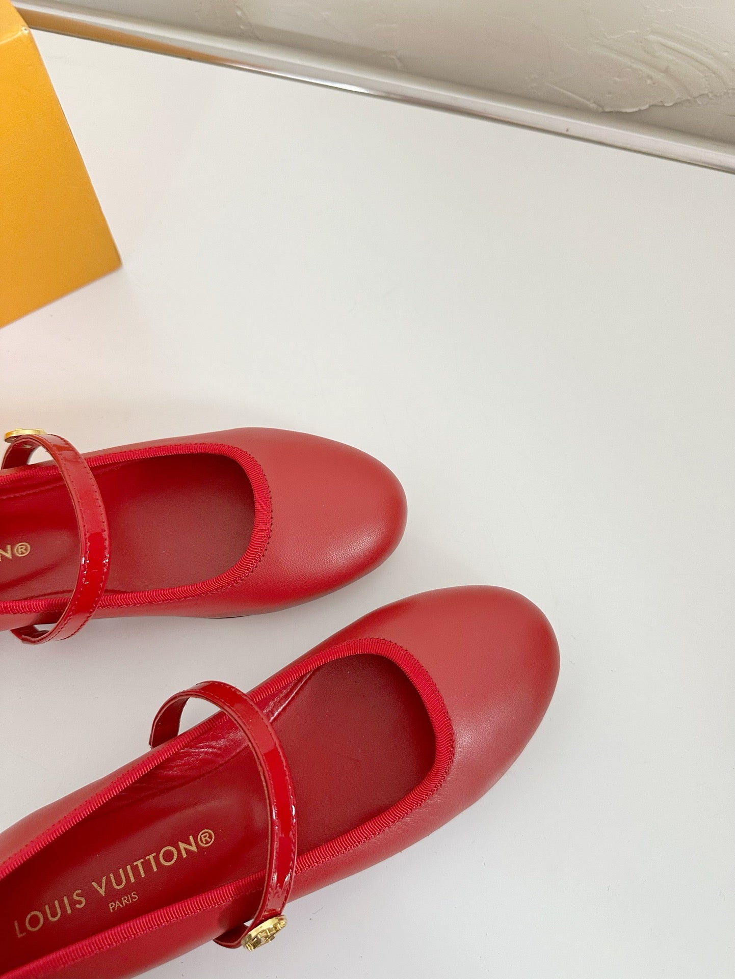 ROMY FLAT BALLERINA IN RUBY RED CALFSKIN