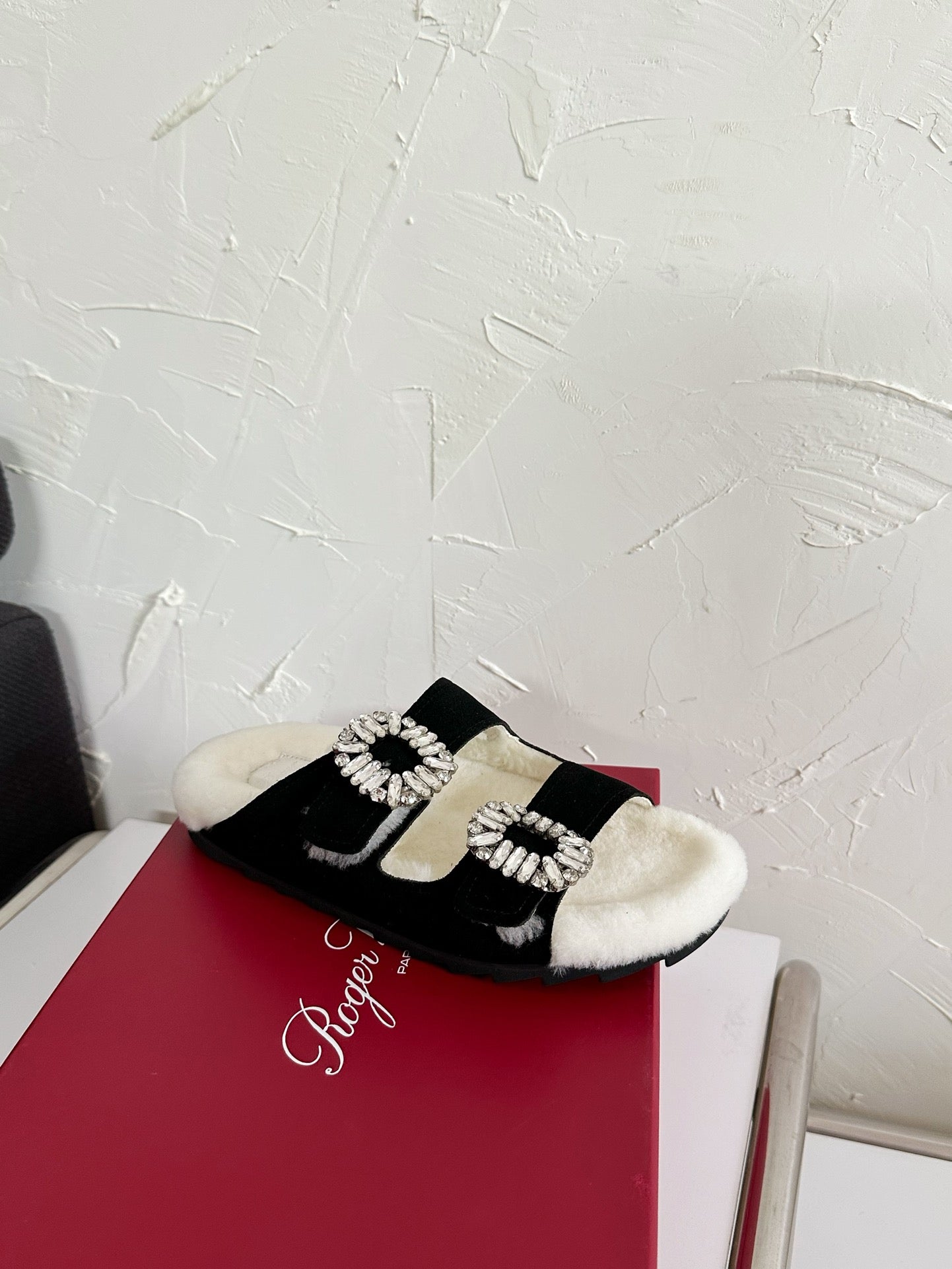 SLIDY VIV’ FUR STRASS BUCKLE MULES IN BLACK SUEDE AND CREAM SHEARLING INSOLE