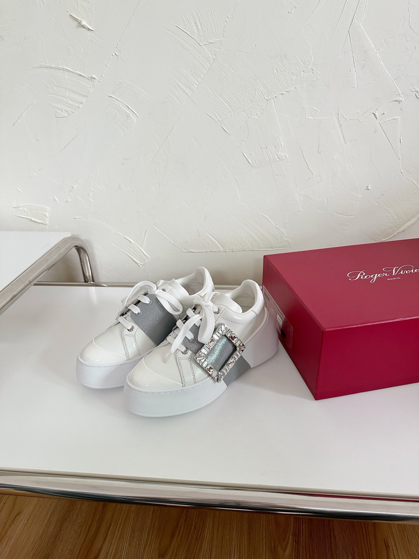 VIV' SKATE SNEAKERS IN WHITE CALFSKIN SILVER GLITTER STRAP AND CRYSTAL BUCKLE