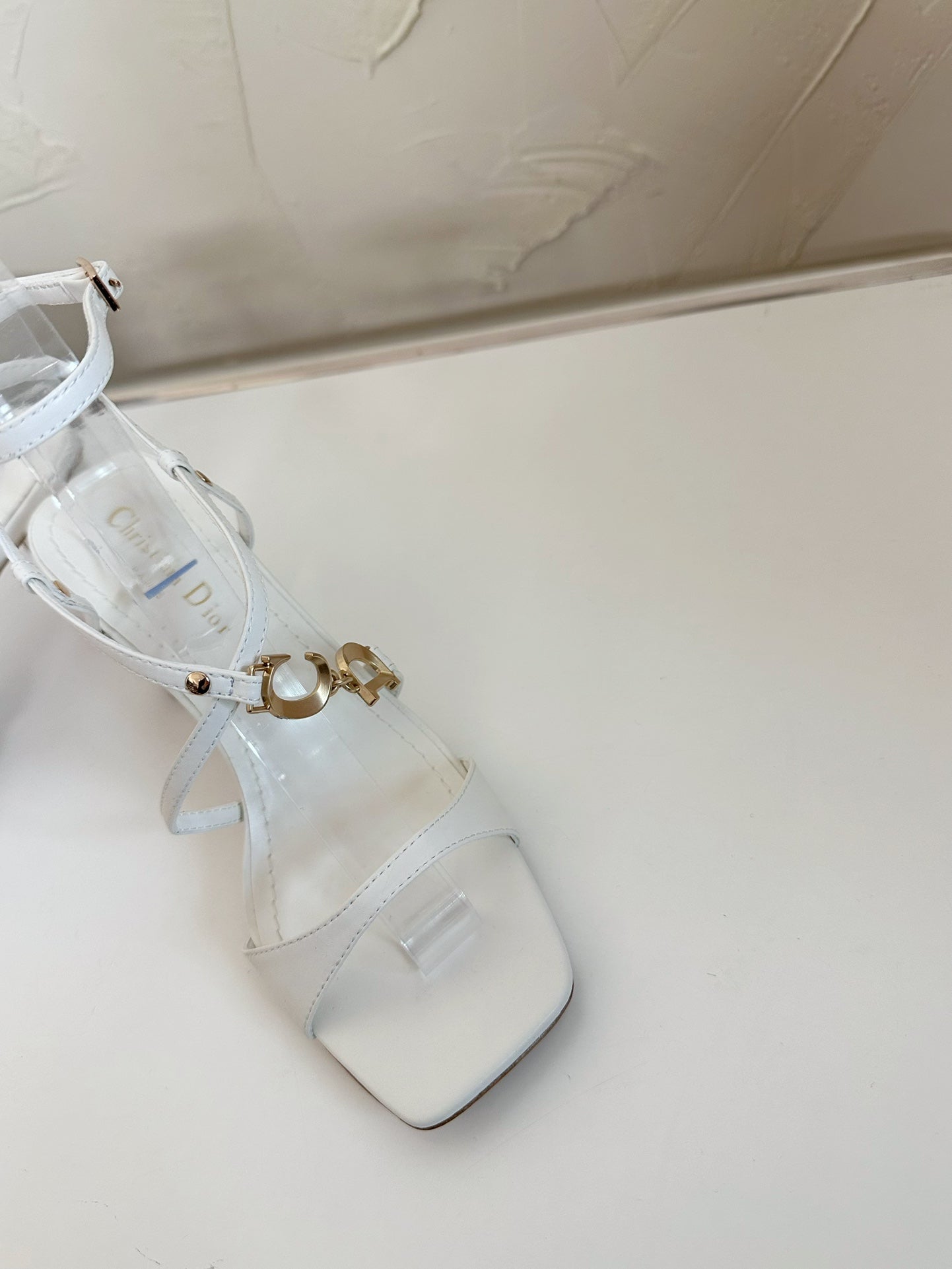 MEDIUM SQUARE HEEL SANDAL IN WHITE LAMBSKIN