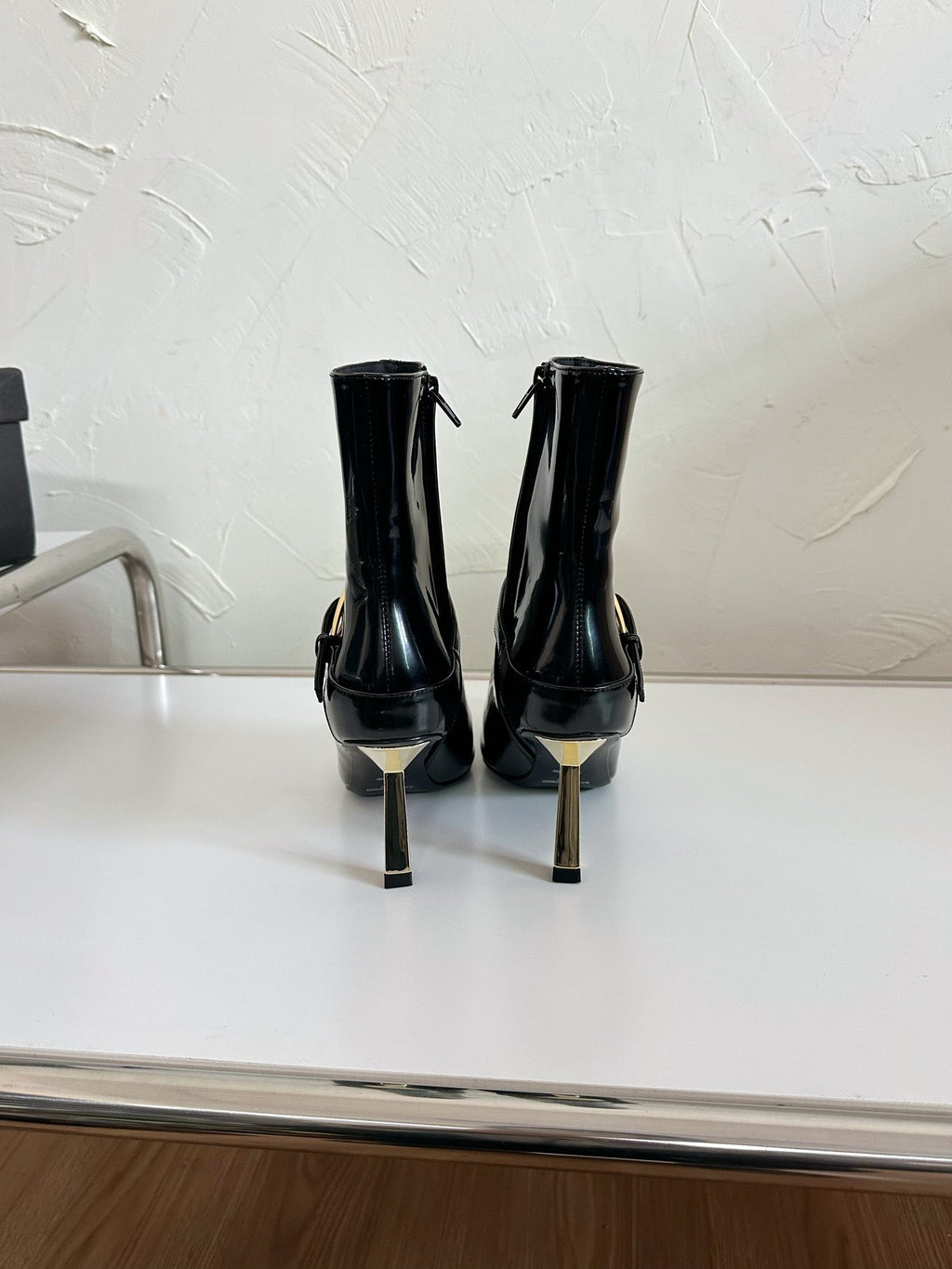 LEE BOOTIES IN BLACK GLAZED CALFSKIN