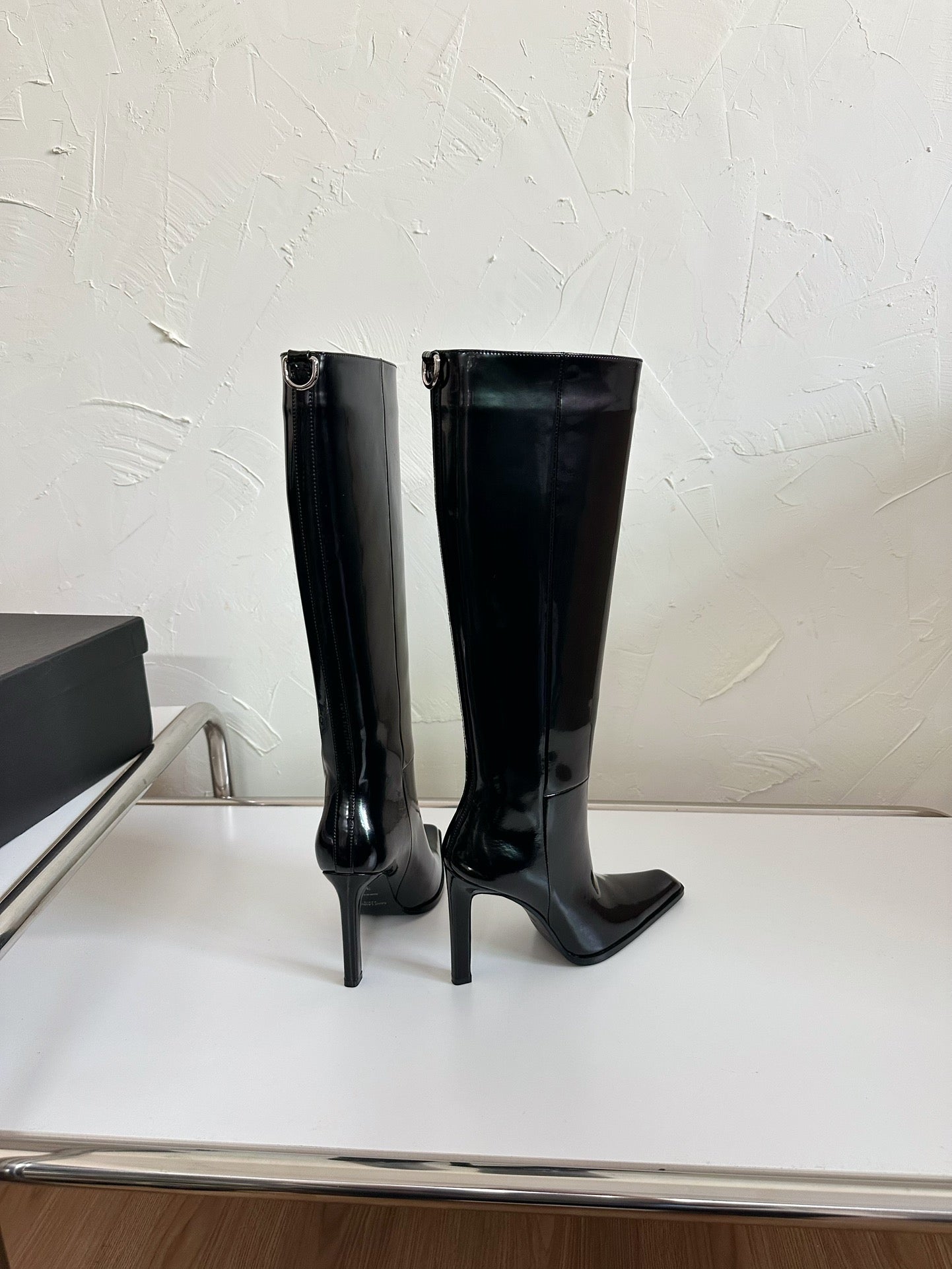 HIGH HEEL KNEE BOOTS IN BLACK SHINY CALFSKIN