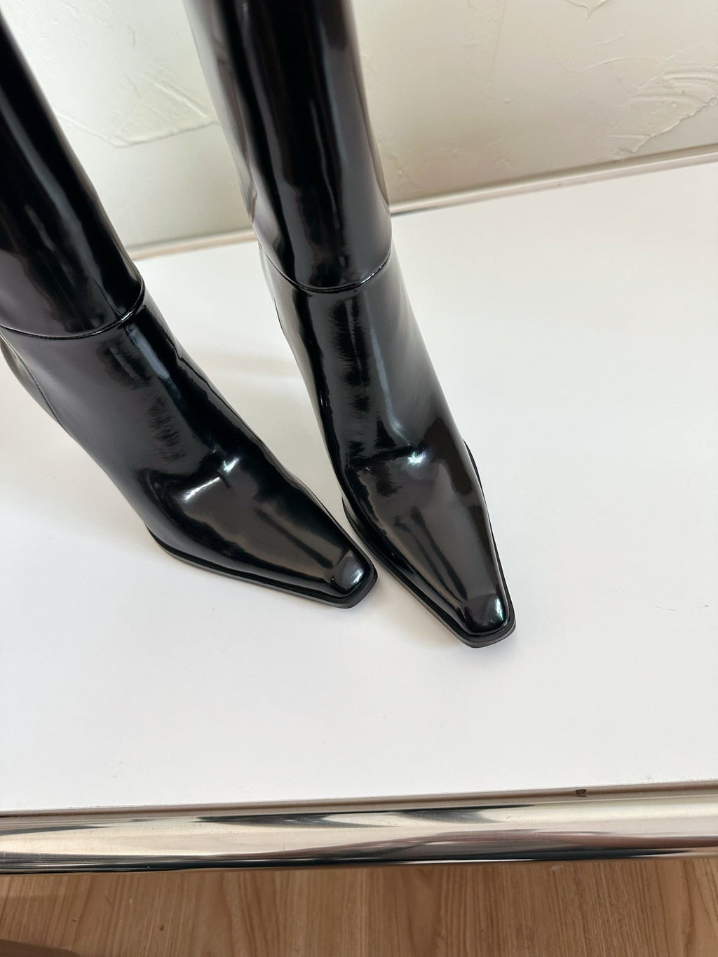 HIGH HEEL KNEE BOOTS IN BLACK SHINY CALFSKIN