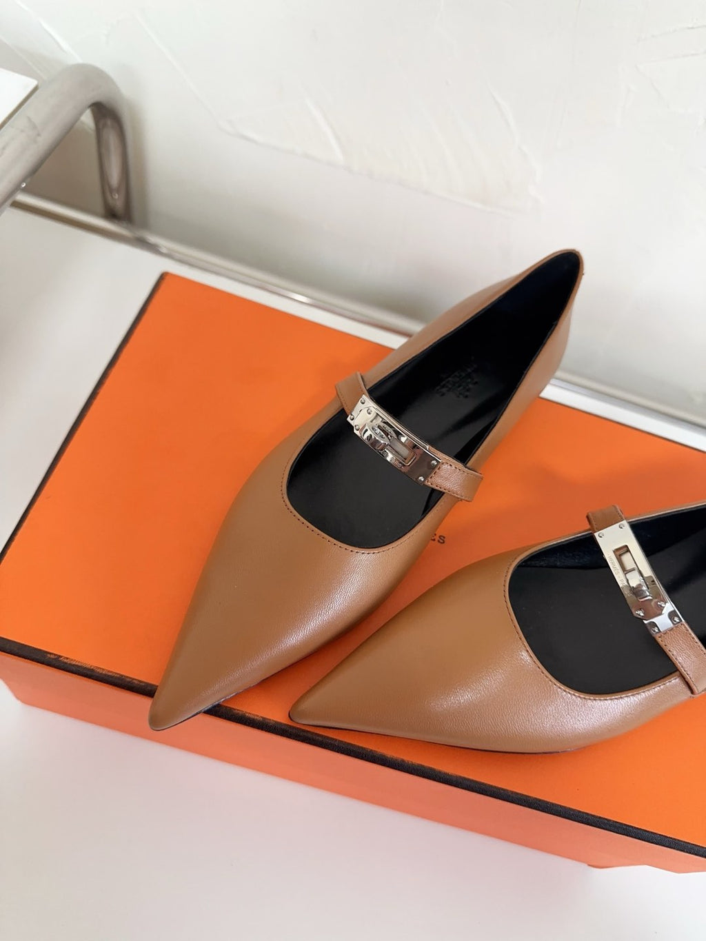 KIARA FLAT PUMP IN SEPIA BROWN CALFSKIN