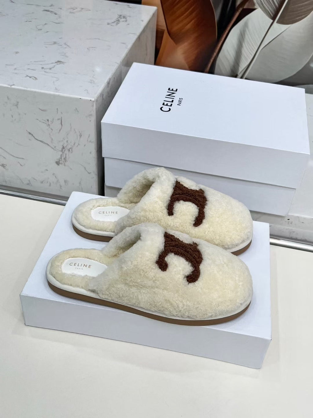 CELINE 25S GEORGIA SLIDE IN SHEARLING IN IVORY