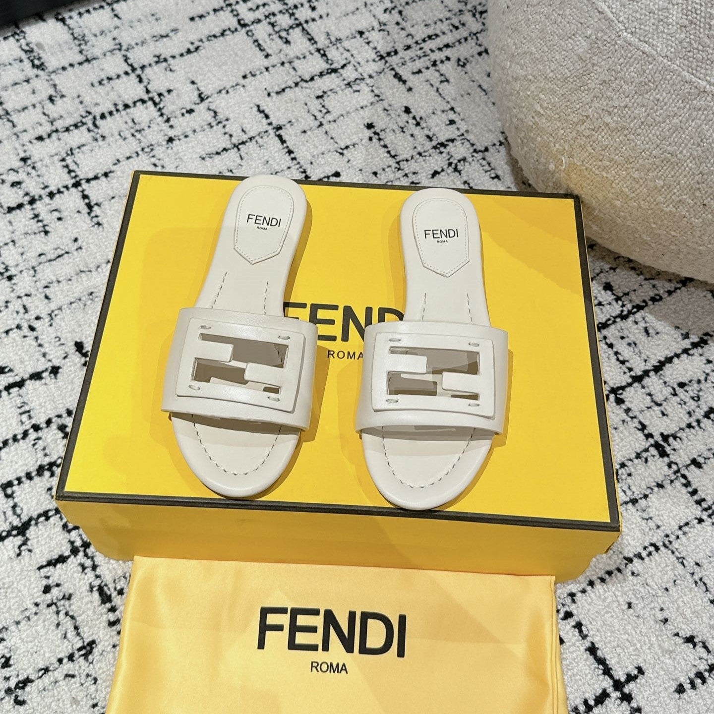 FF Baguette Ivory Leather Slide