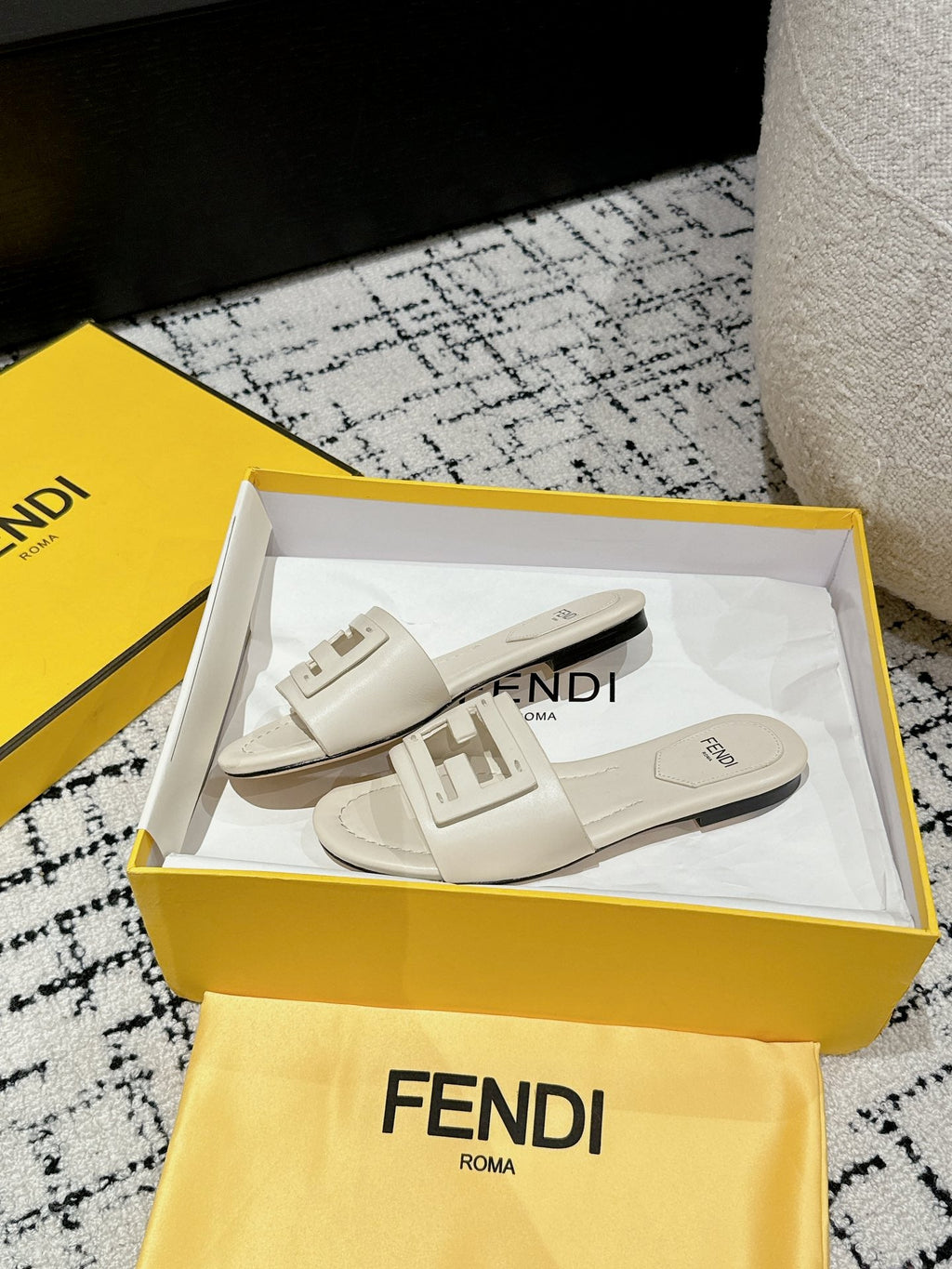 FF Baguette Ivory Leather Slide