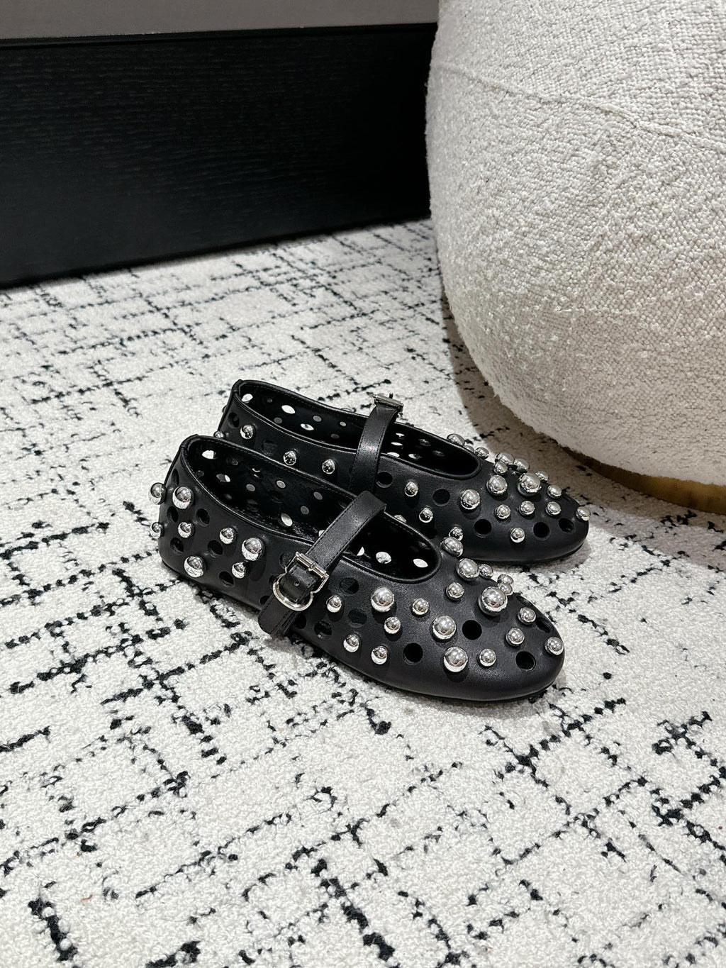 ALAIA PEARL MARY JANE SHOES IN BLACK LAMBSKIN