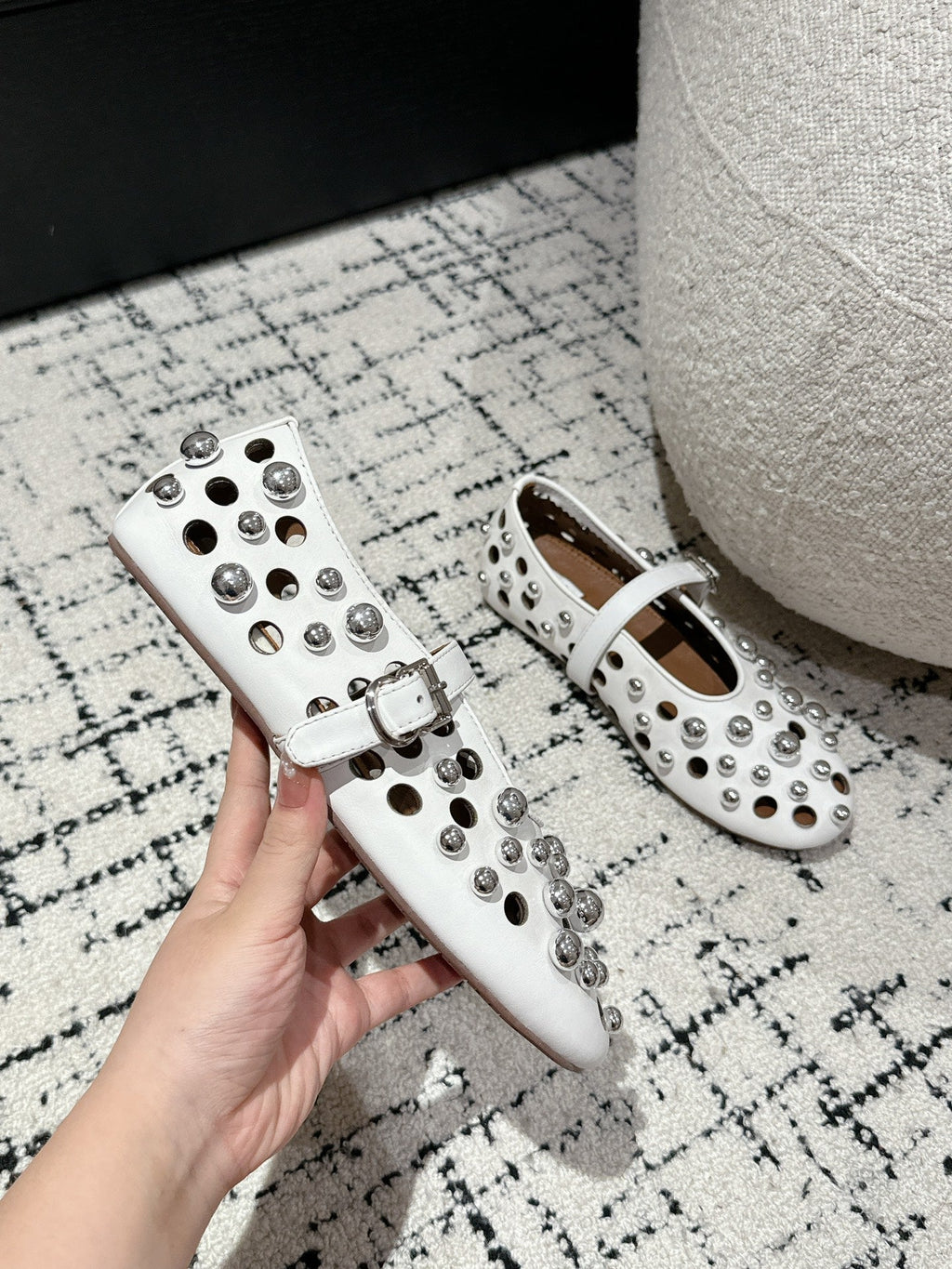 ALAIA PEARL MARY JANE SHOES IN WHITE LAMBSKIN