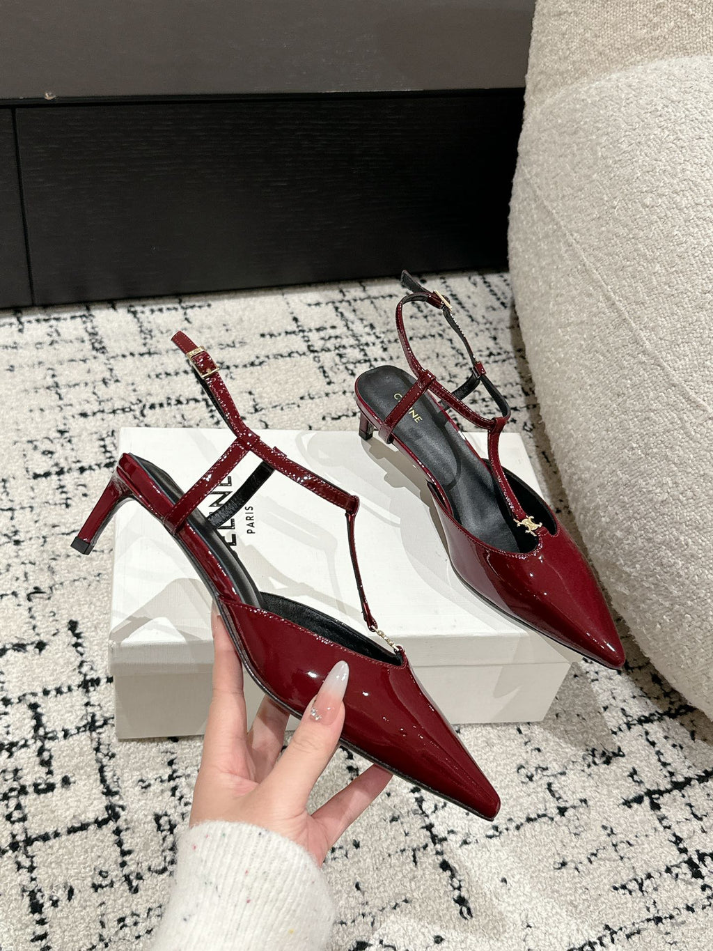KITTEN T-BAR STRAP PUMP 5 CM IN RUBY RED PATENT CALFSKIN