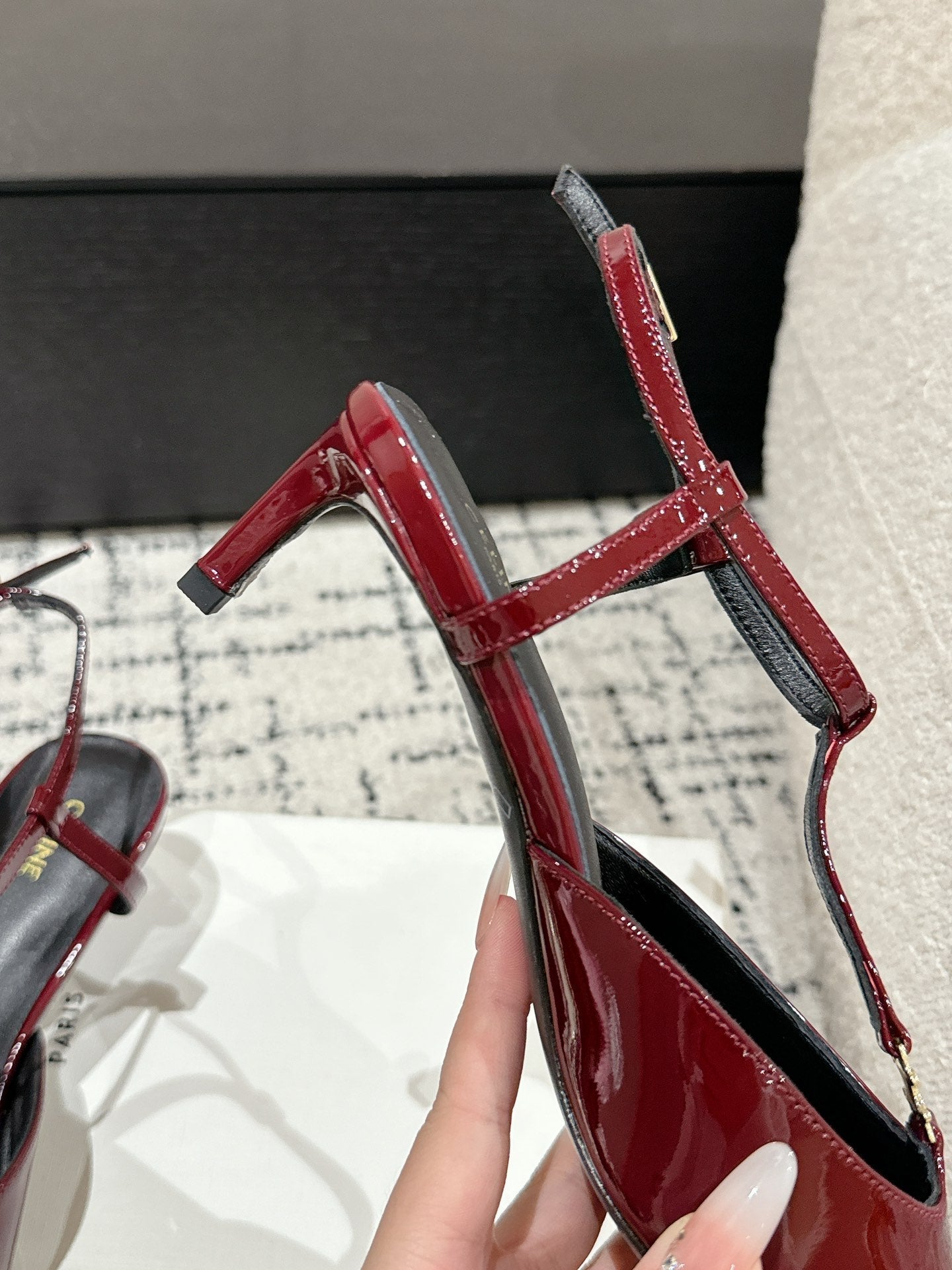 KITTEN T-BAR STRAP PUMP 5 CM IN RUBY RED PATENT CALFSKIN