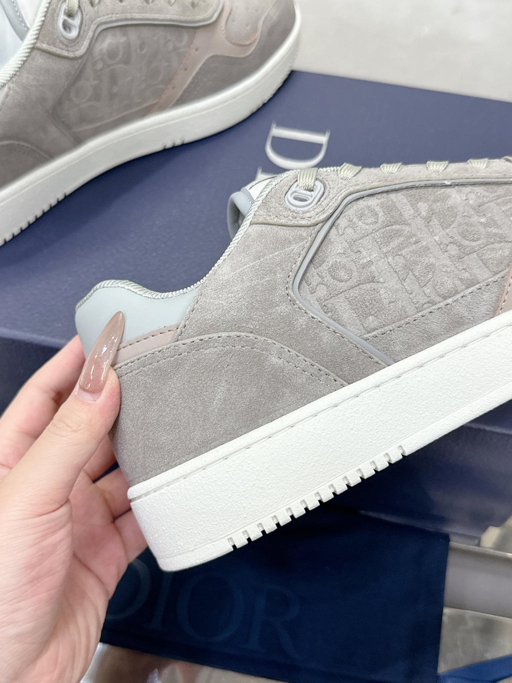 DIOR 25S B27 UPTOWN LOW-TOP SNEAKERS IN GREY CALFSKIN STYLE 6